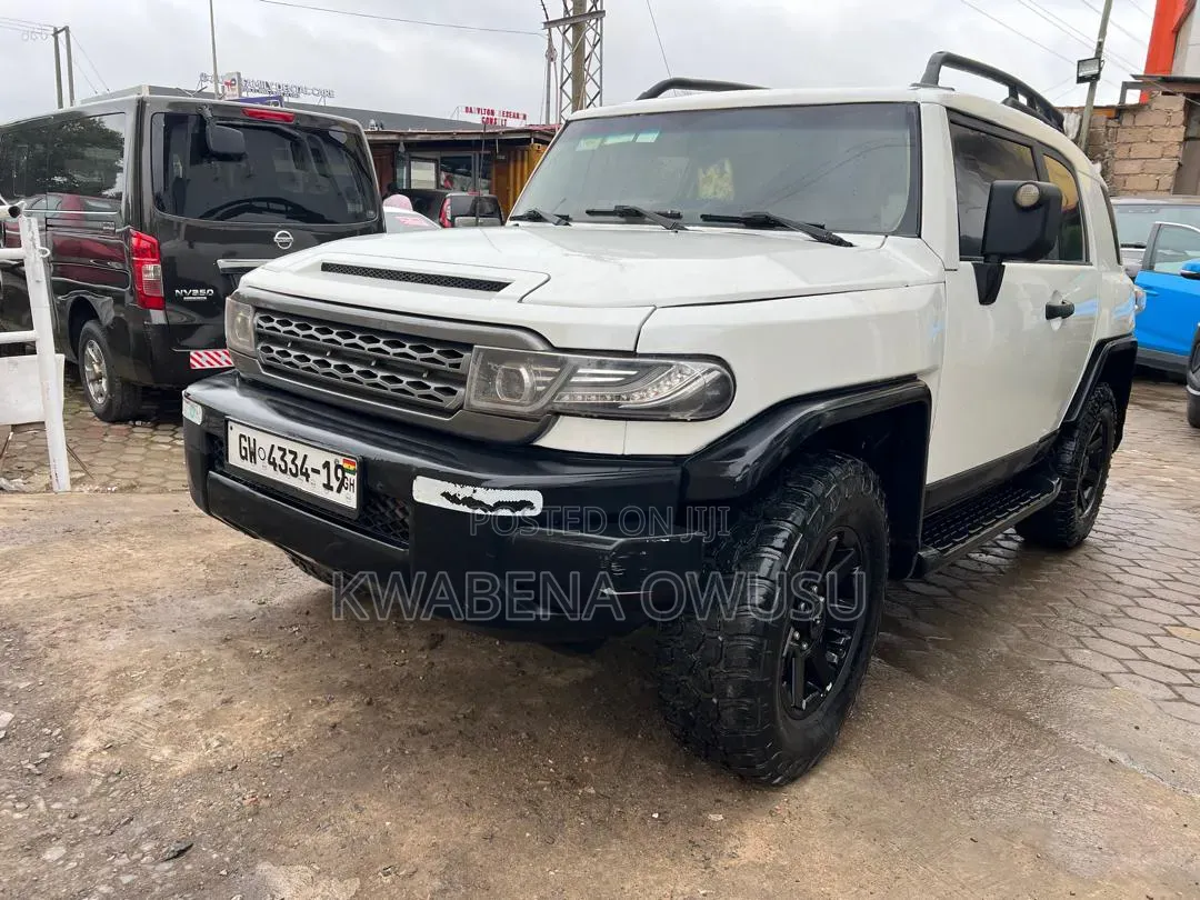Toyota FJ Cruiser 2010 White