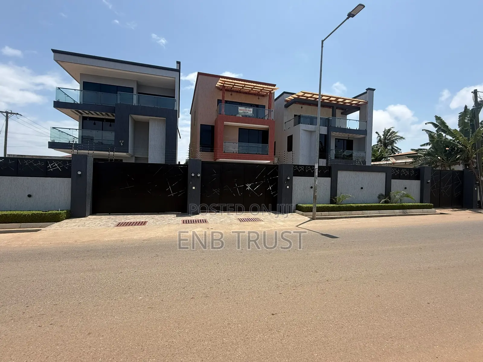 5bdrm Duplex in Lartebiokorshie for rent