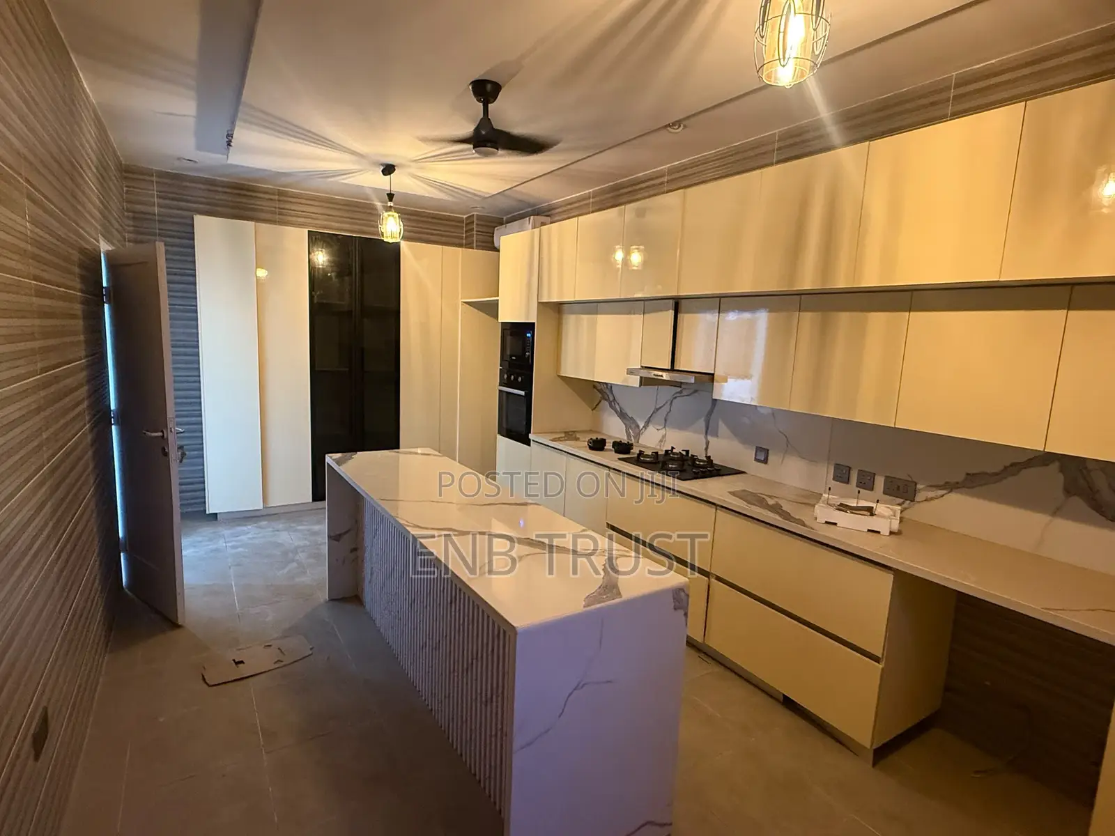5bdrm Duplex in Lartebiokorshie for rent