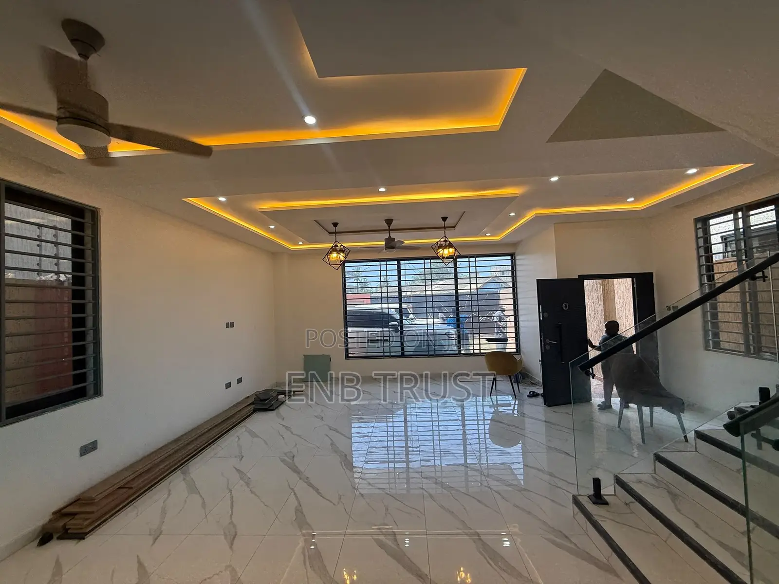 5bdrm Duplex in Lartebiokorshie for rent