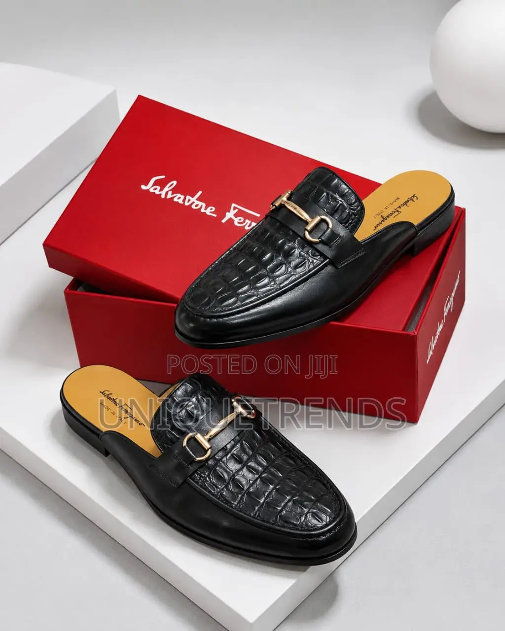 Executive SALVATORE FERRAGAMO Leather Half Shoe