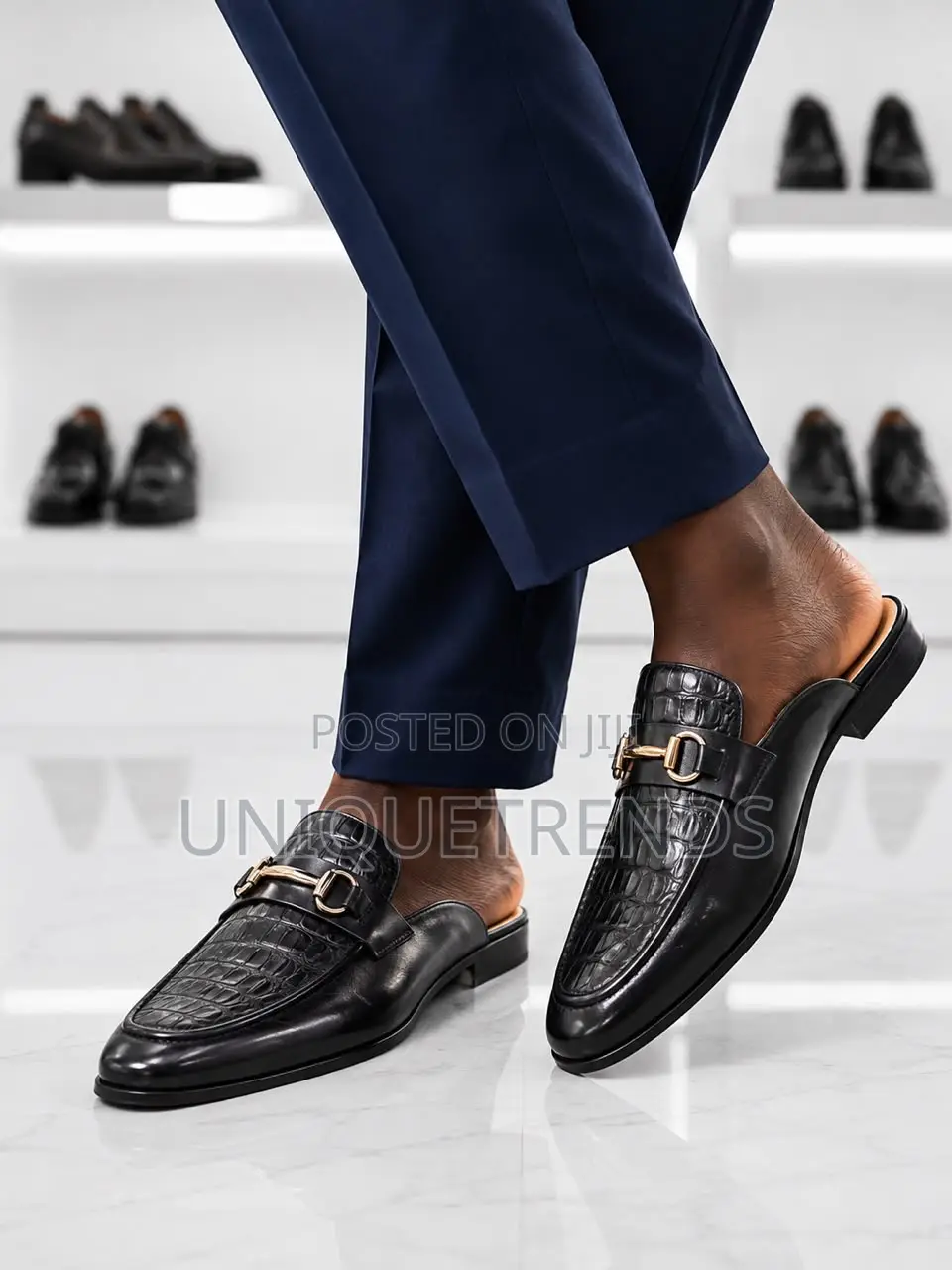 Executive SALVATORE FERRAGAMO Leather Half Shoe