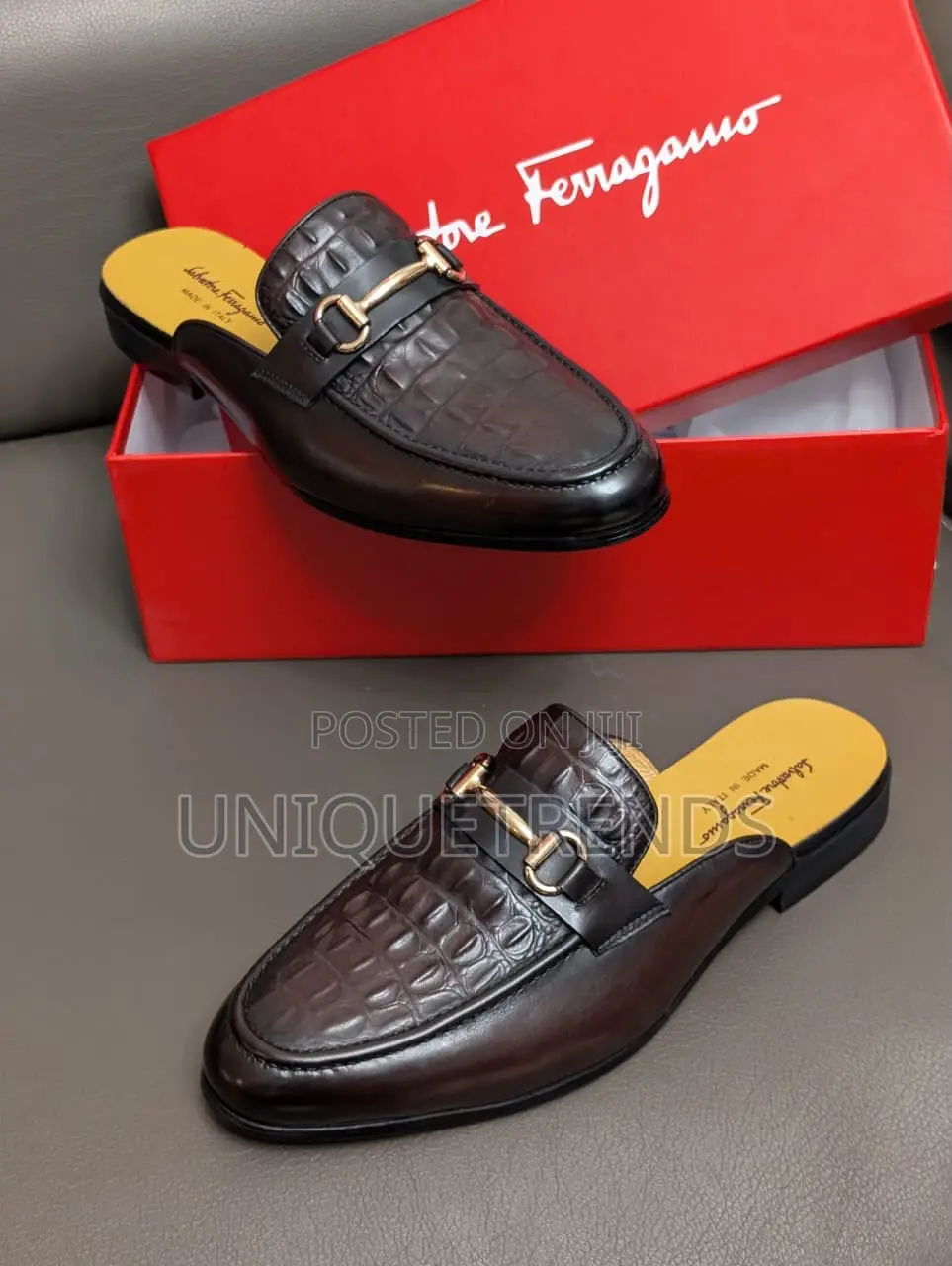 Executive SALVATORE FERRAGAMO Leather Half Shoe (Brown)