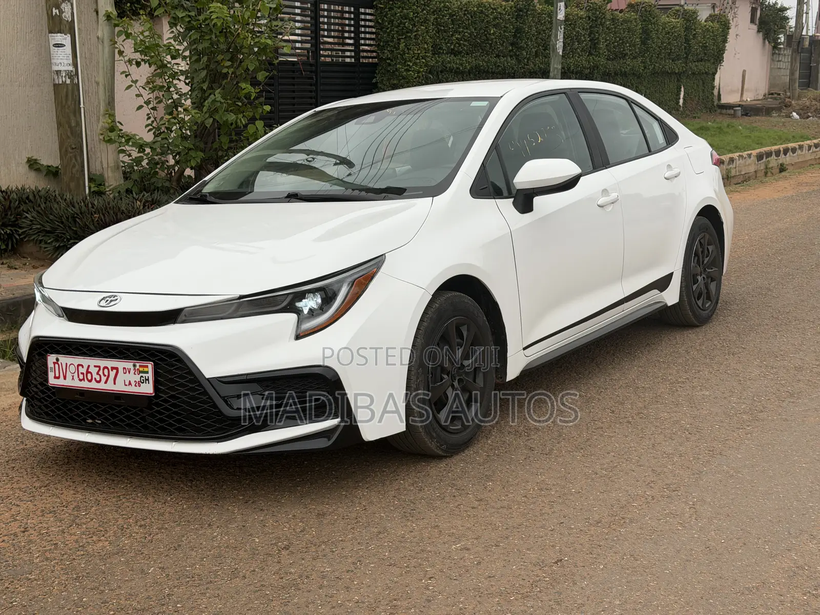 Toyota Corolla LE 2022 White
