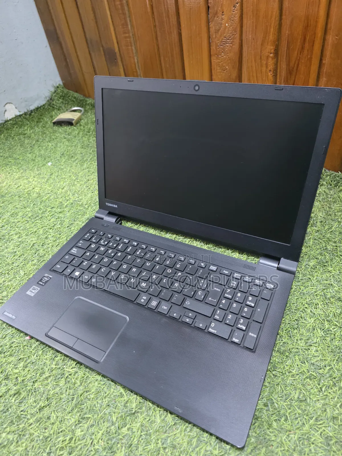 Laptop Toshiba Satellite R845 4GB Intel Core i3 HDD 500GB