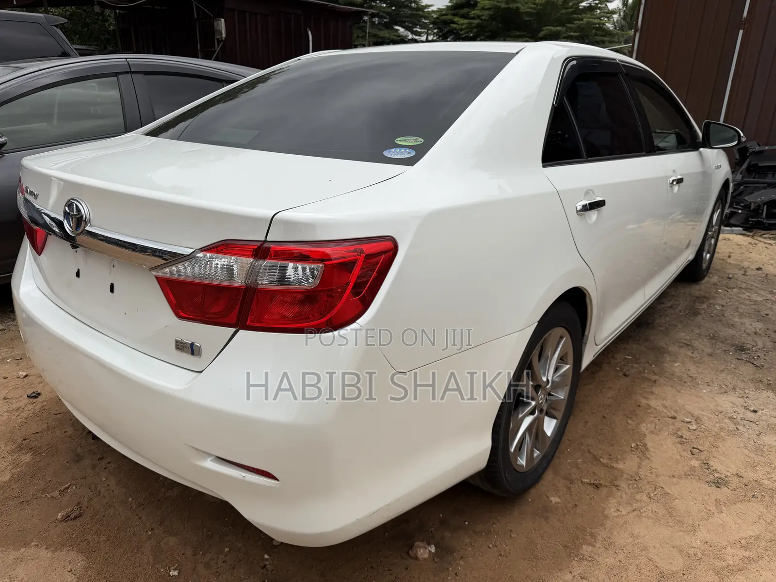 Toyota Camry LE 4dr Sedan (2.5L 4cyl 6A) 2013 White