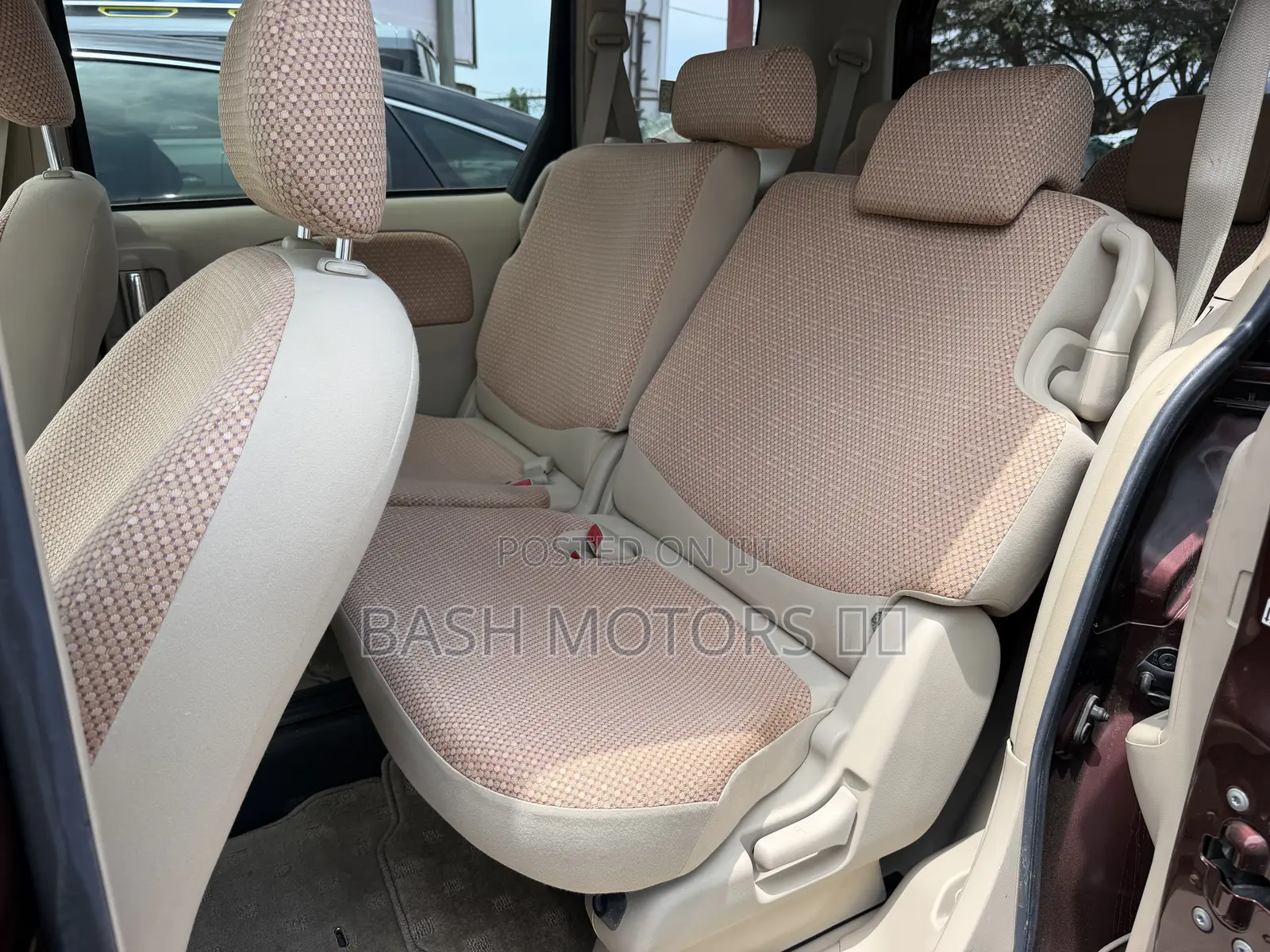 Toyota Sienta 1.5 AWD 2013 Brown