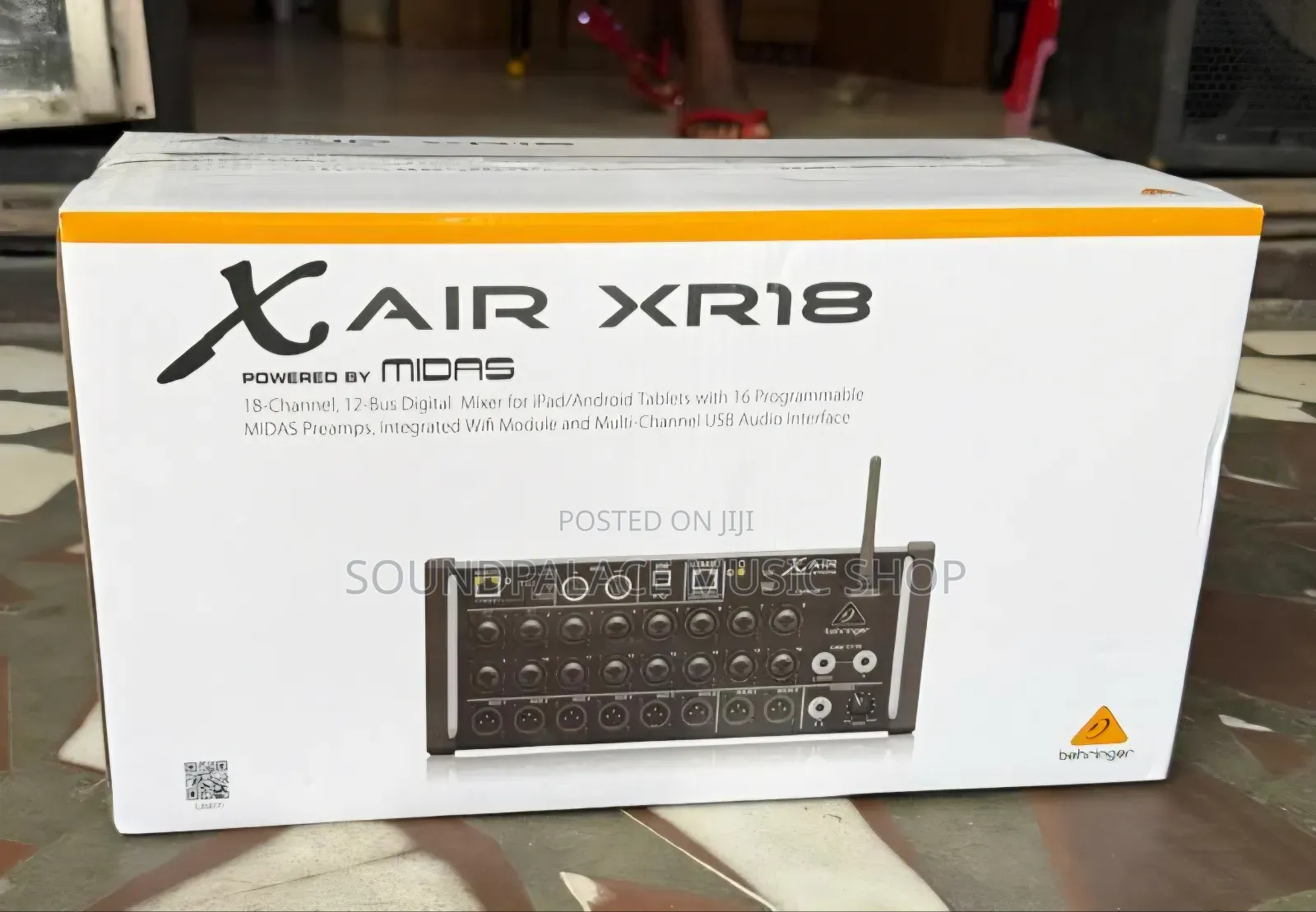 Behringer X AIR XR18 18-Channel Digital Mixer