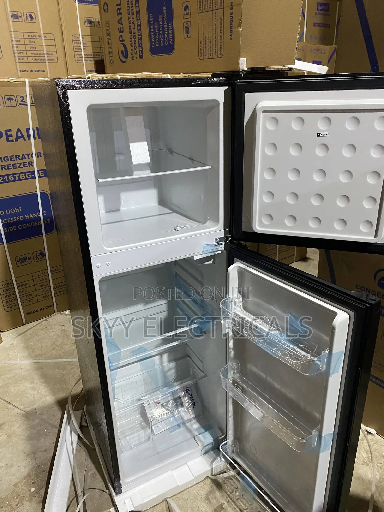 Pearl Black Double Doors 204 Liter Top Freezer Fridge