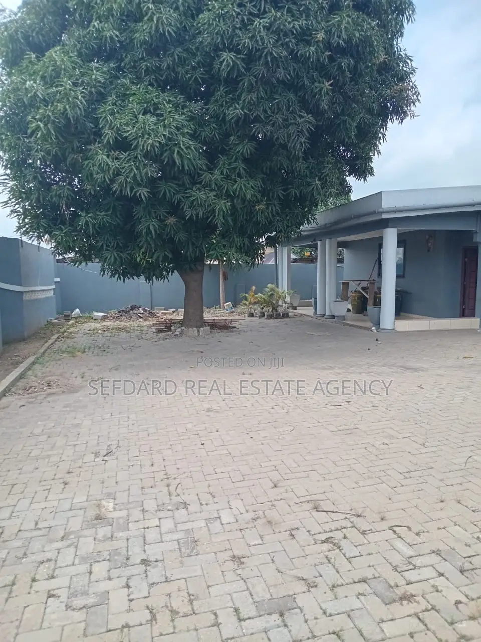7bdrm House in Sefdard Properties, Achimota for rent