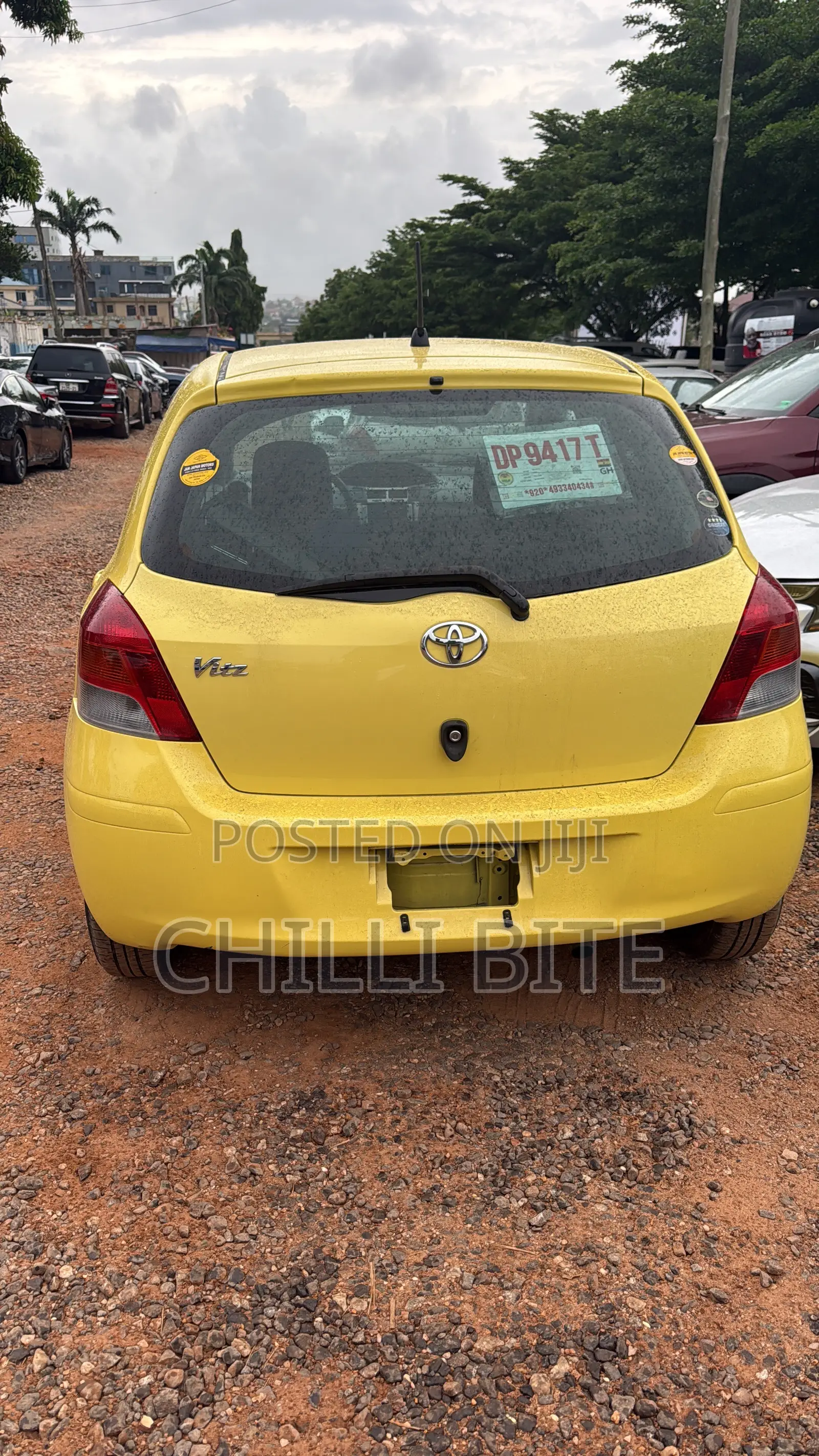 Toyota Vitz 1.0 FWD 5dr 2010 Yellow