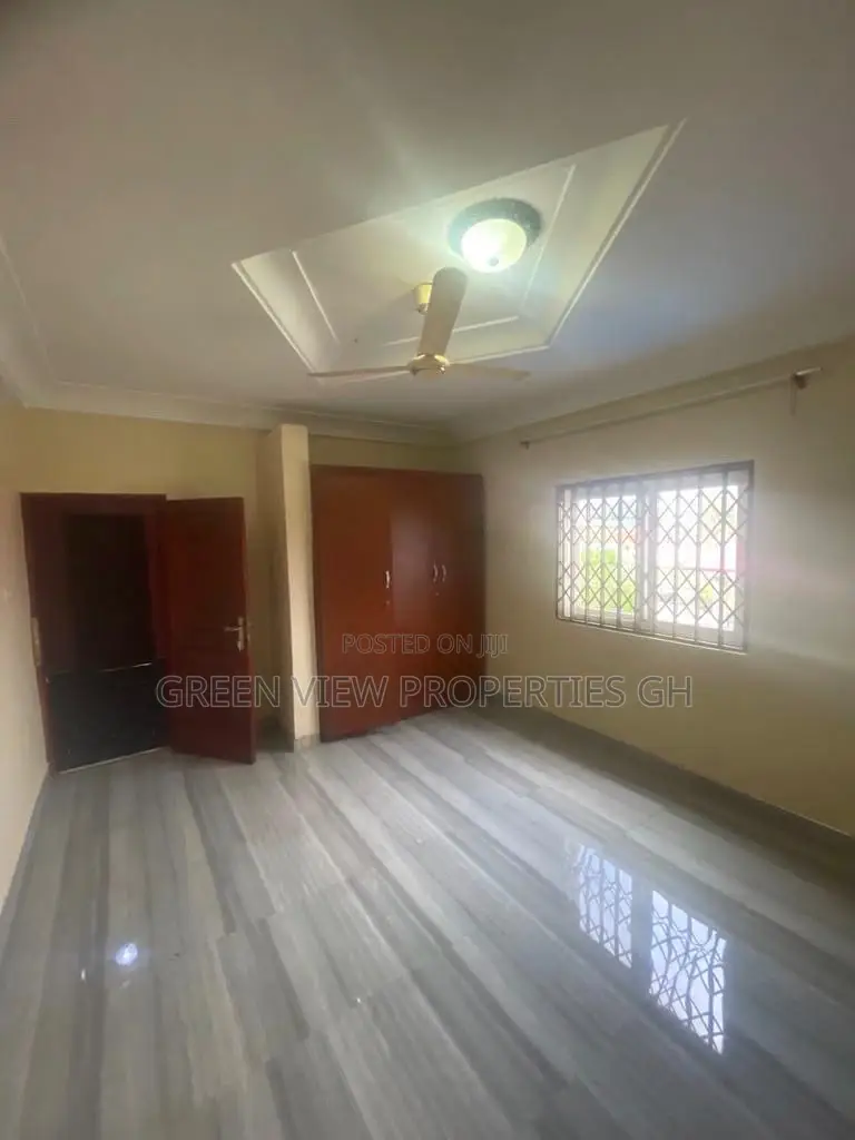 3bdrm Apartment in West Hills Mall Area for rent