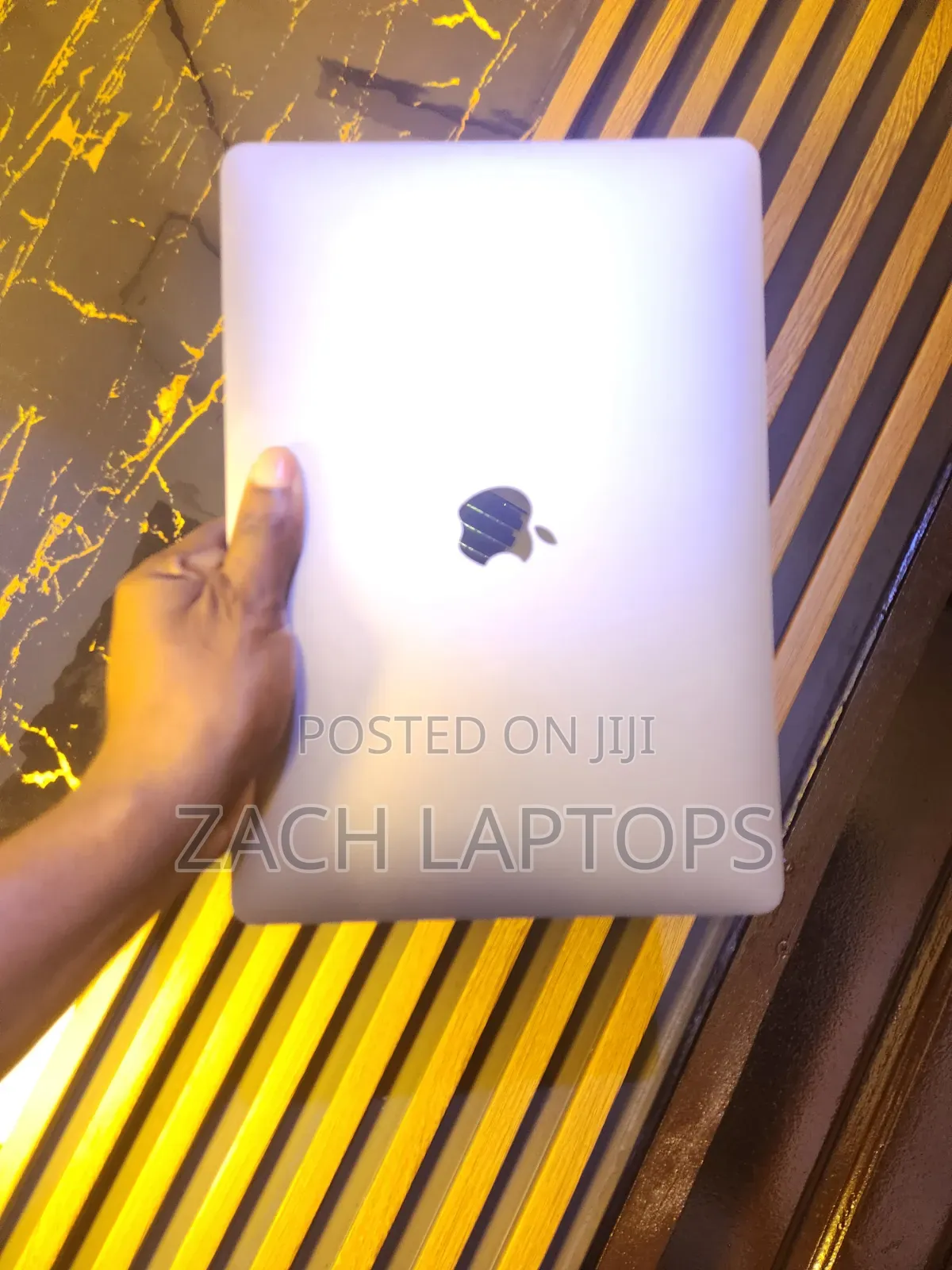 Laptop Apple MacBook Air 2019 8GB Intel Core i5 SSD 512GB