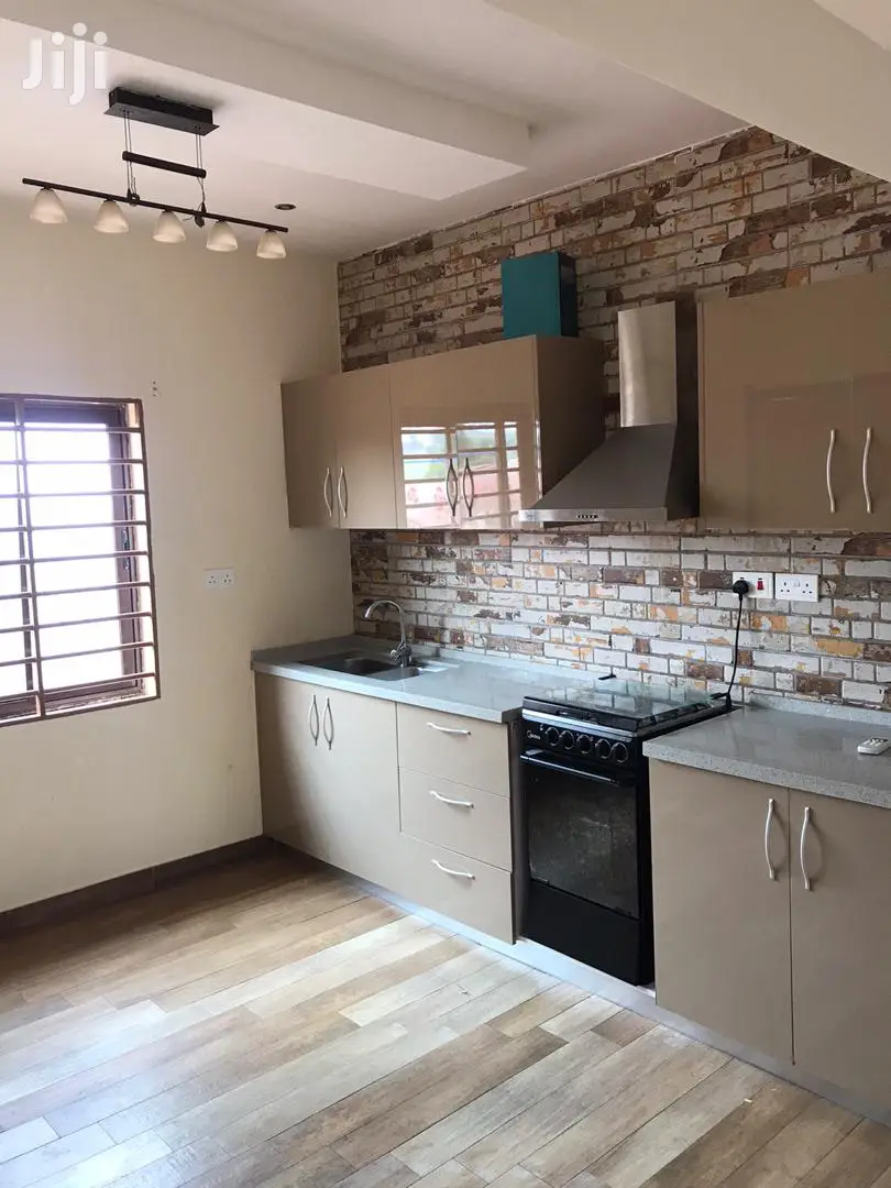 3bdrm Townhouse / Terrace in Bronko Housing, Accra Metropolitan