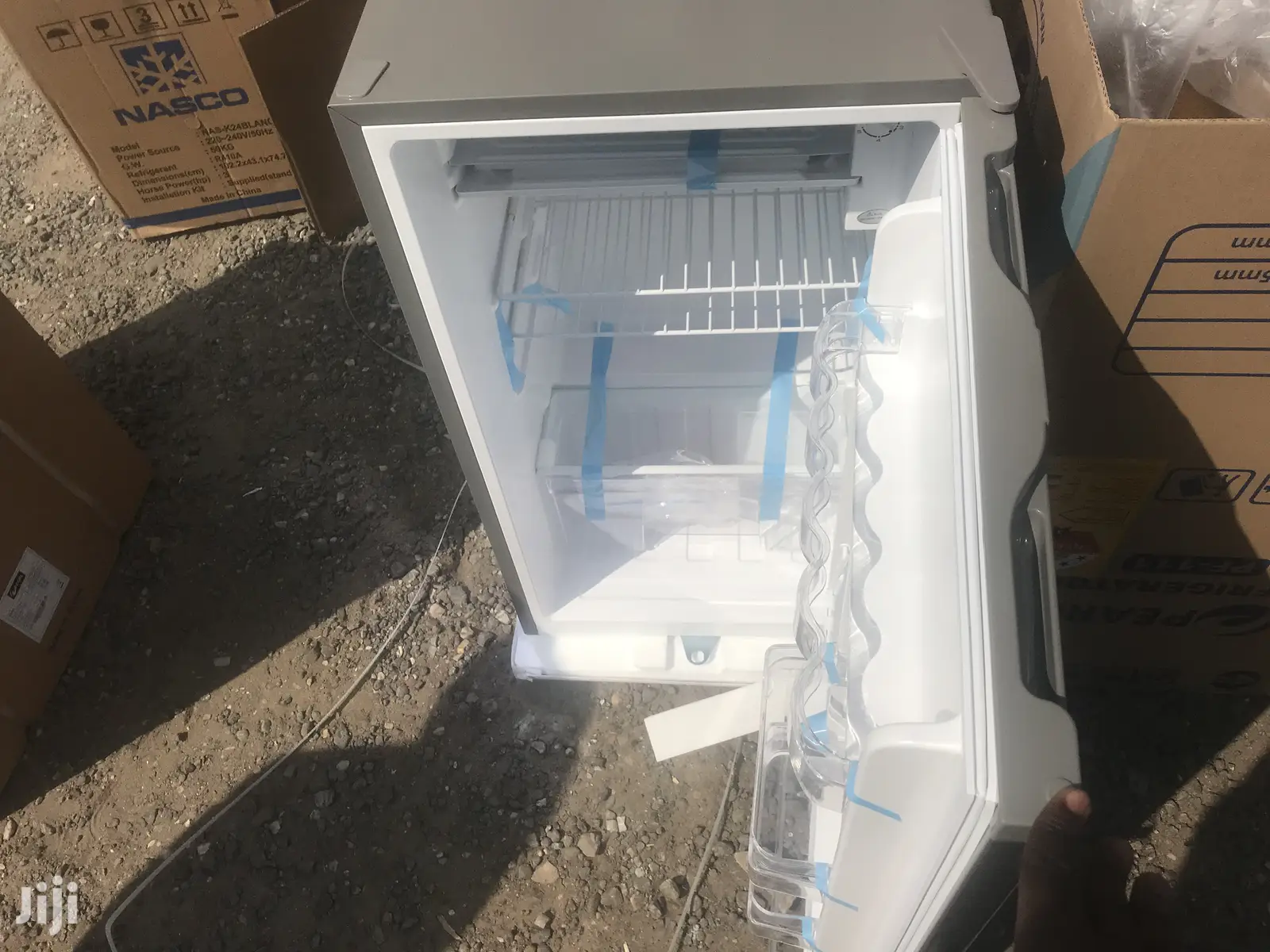 A 3stars Pearl Table Top Fridge Pf-11t ( 90 Ltrs )
