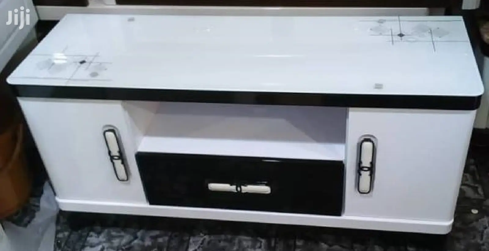 MODERN Tv Stand