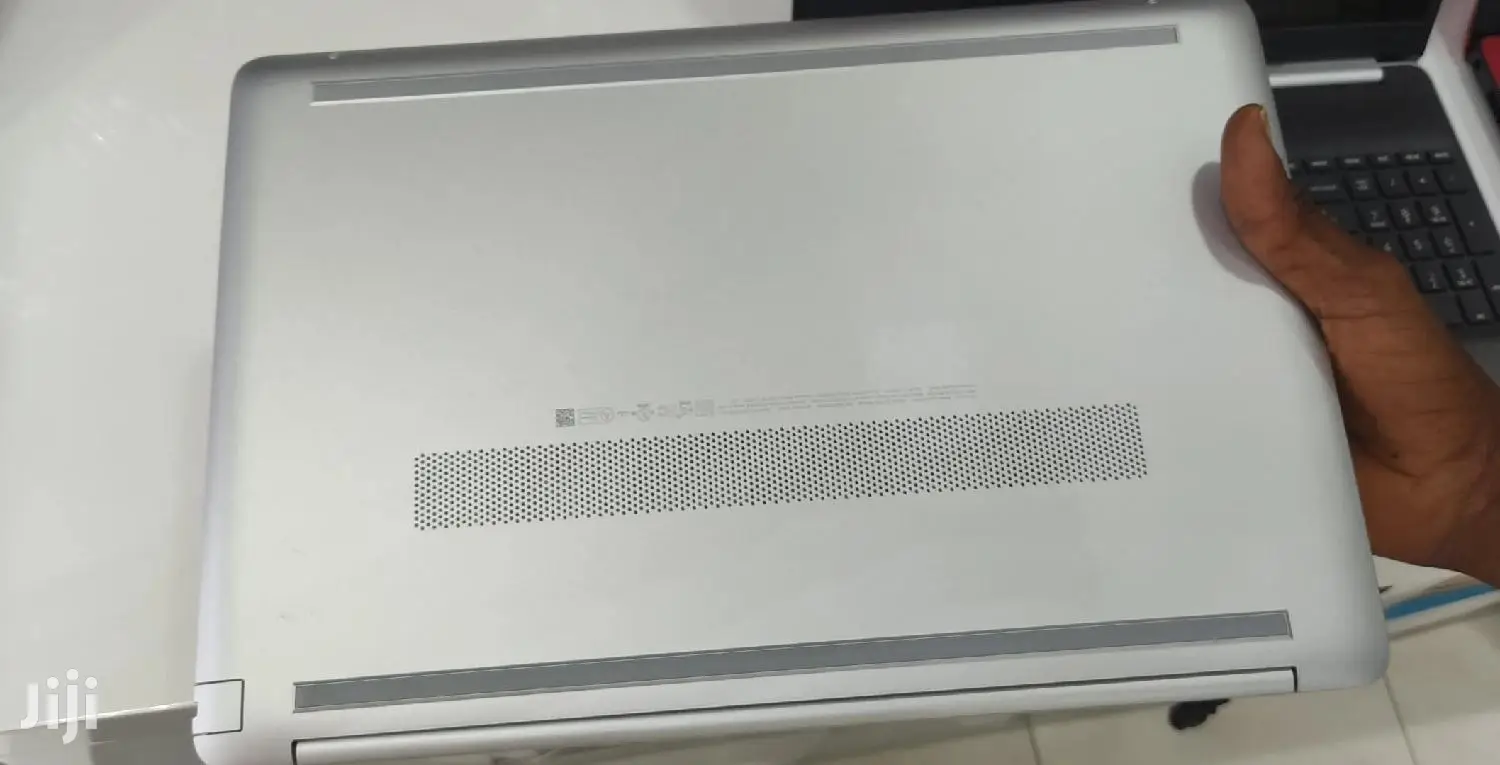 New Laptop HP 4GB Intel Core I3 HDD 1T