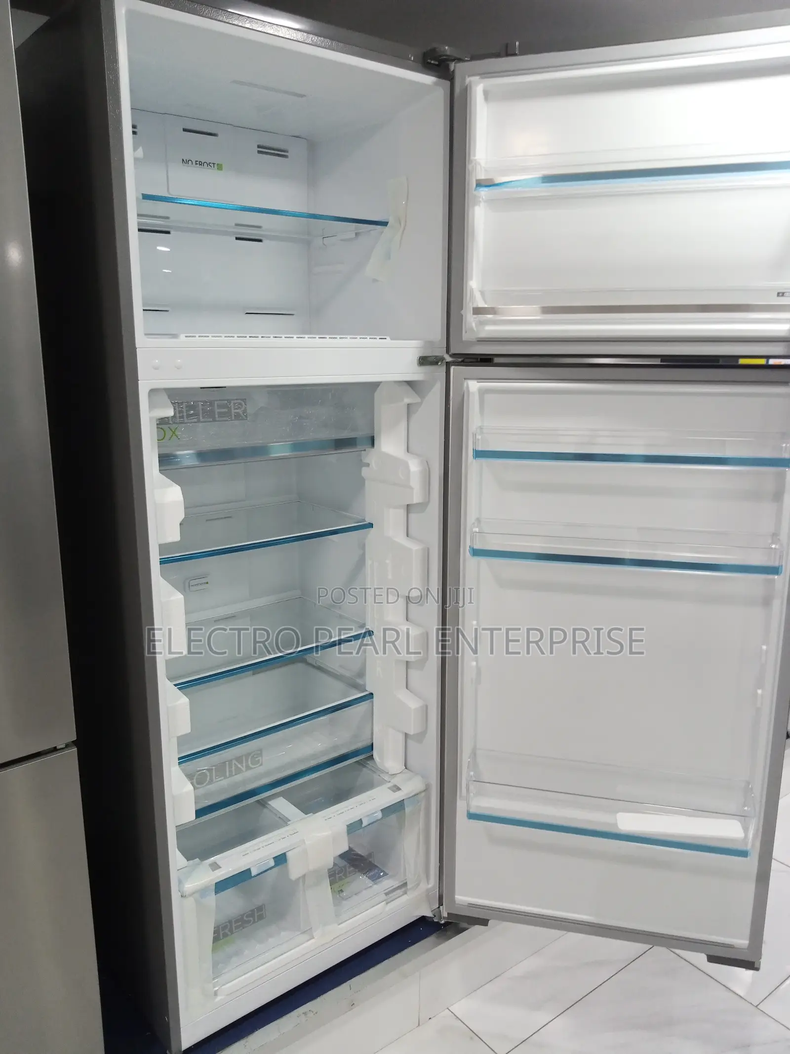 Midea Top Freezer Fridge 360liters