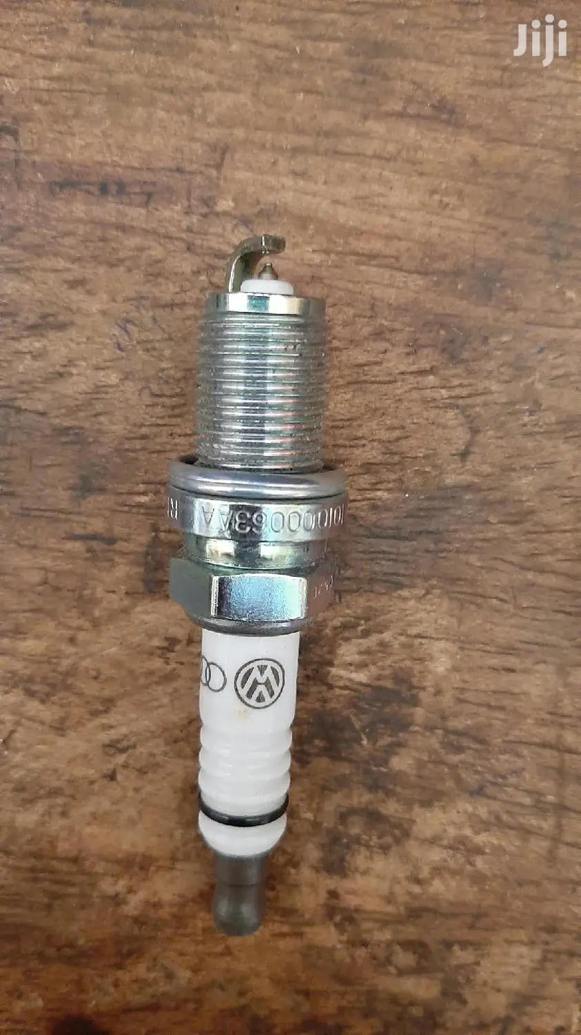 4x NGK Laser Platinum Plugs For Volkswagen Golf And Audi