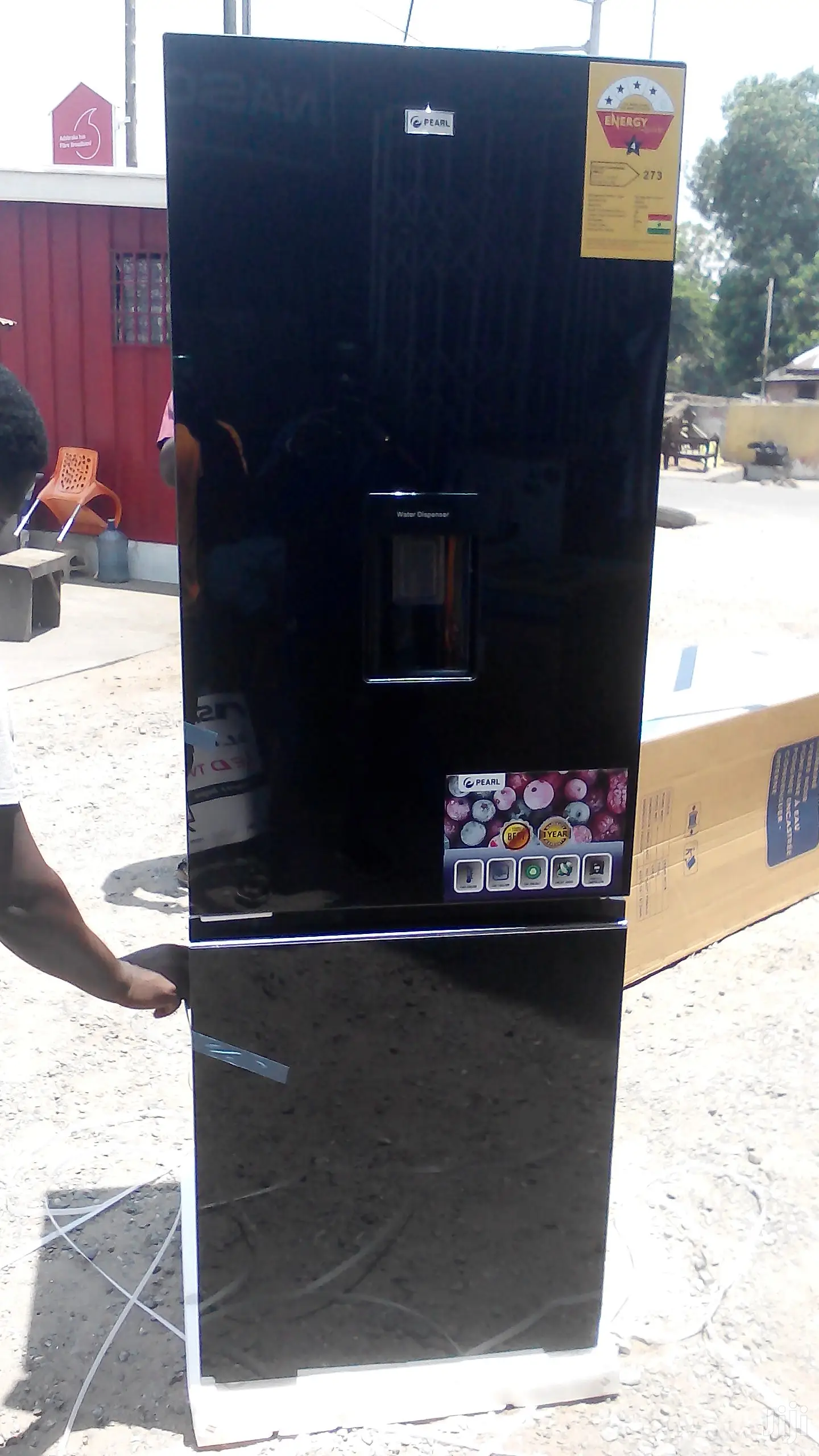 First Ice Pearl Pf 400b Fridge. With Water Despenser