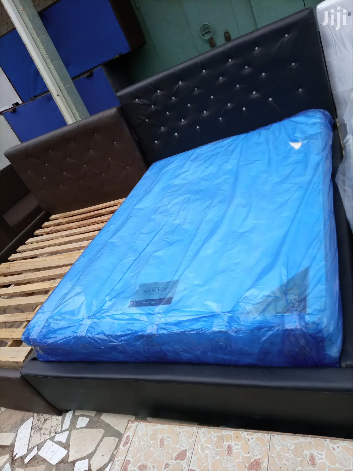 Double Black Bed With Matress