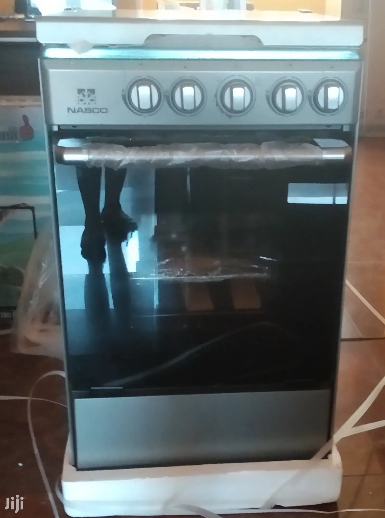 Nasco 4 Gas Burner With Grill