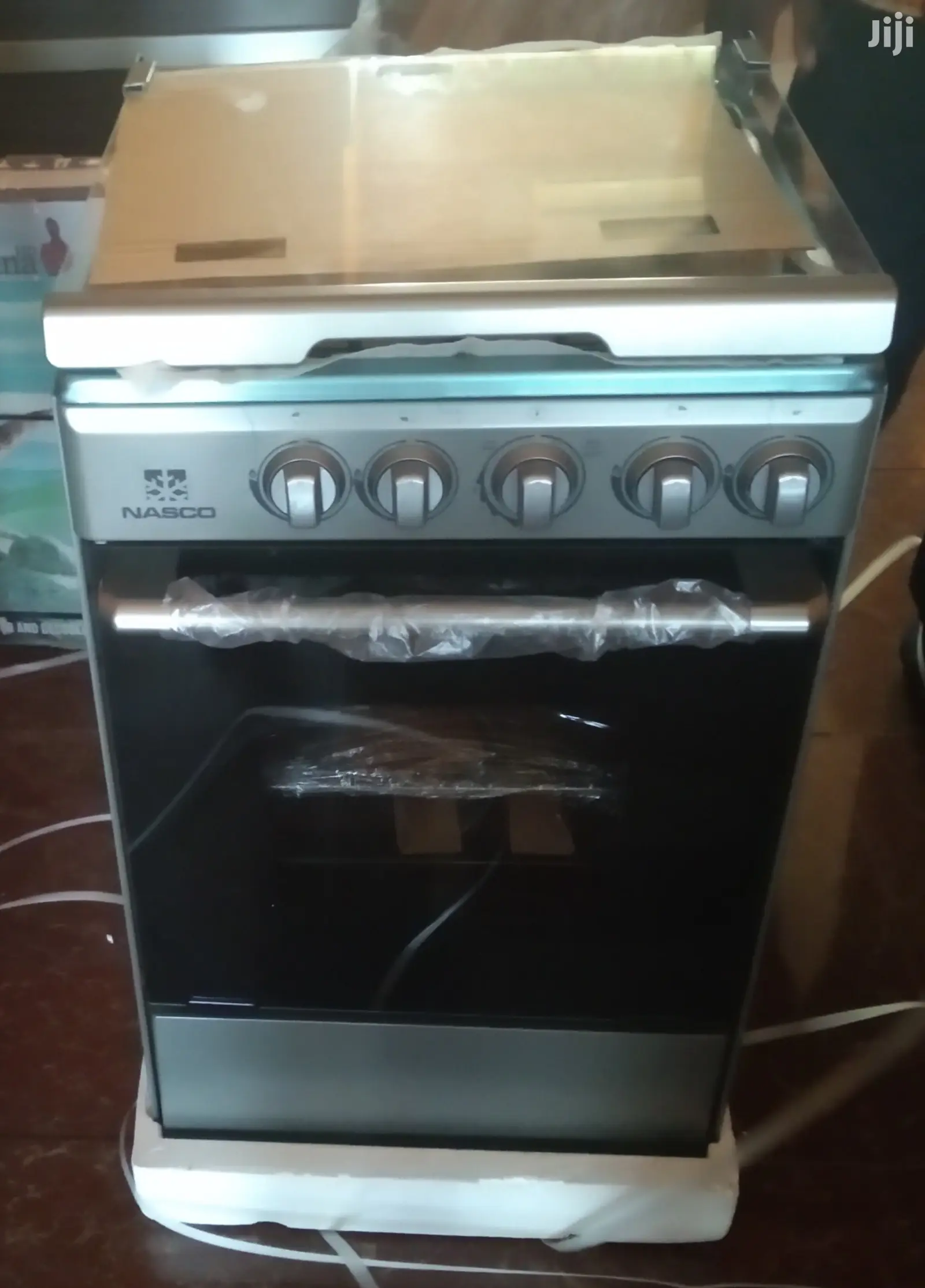 Nasco 4 Gas Burner With Grill