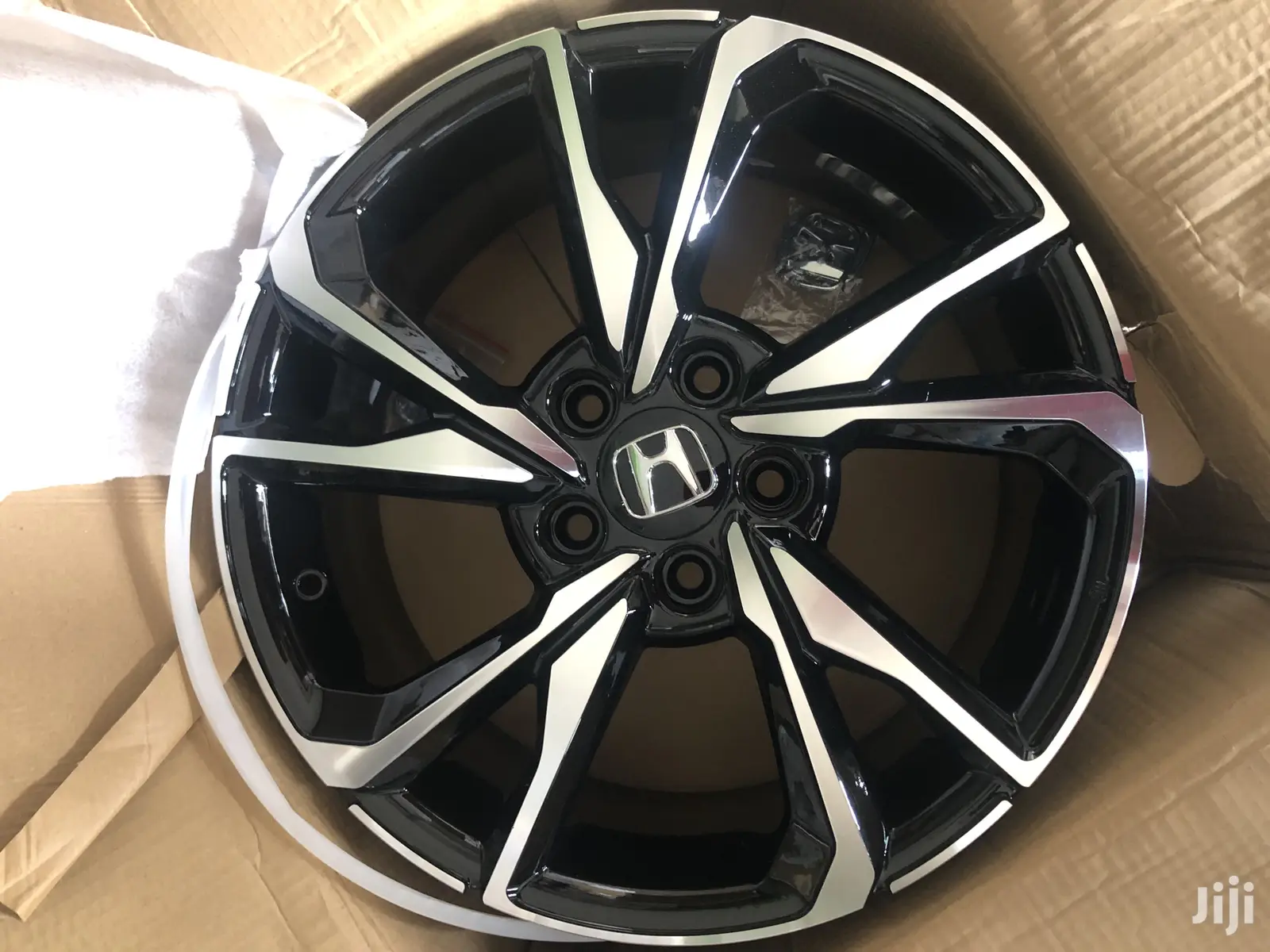 Honda Civic Touring Rim 17