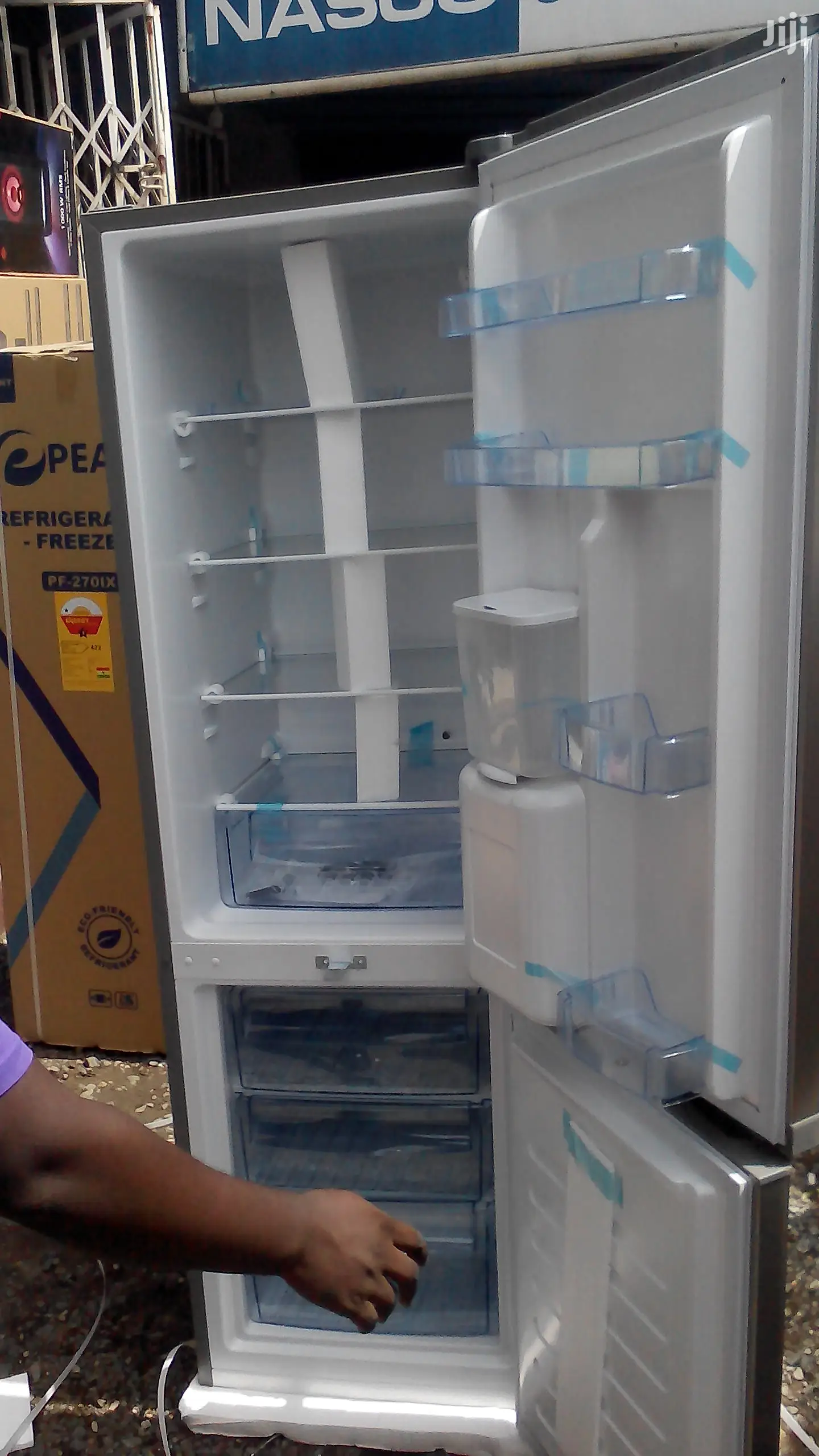 Pearl 251L Bottom Freezer Fridge With Water Dispenserpf-330b