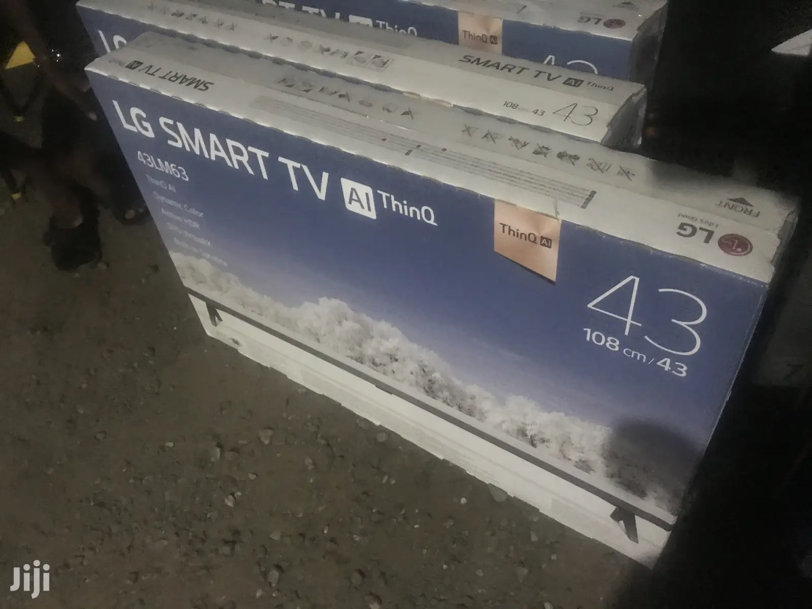 Clear Picture Quality LG Smart LED TV 43LM6300PVB