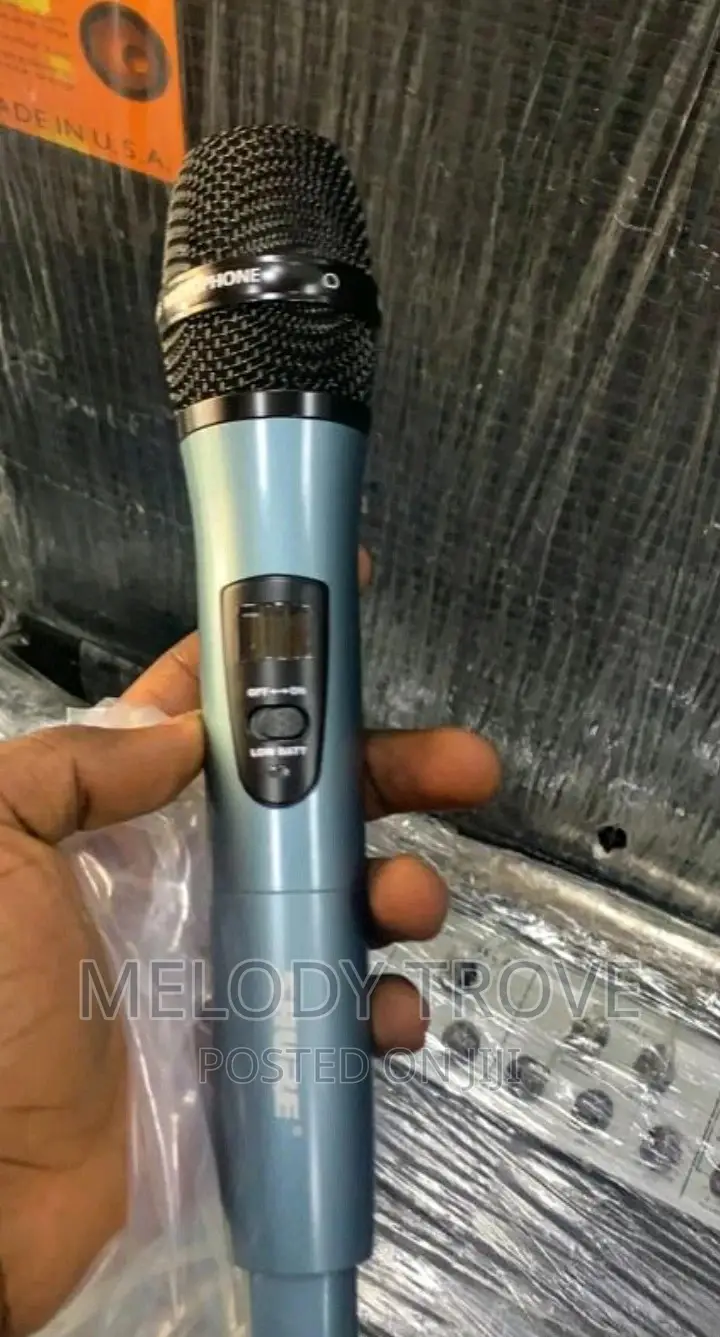 Shure U-6600 4-in-1 Cordless Microphone
