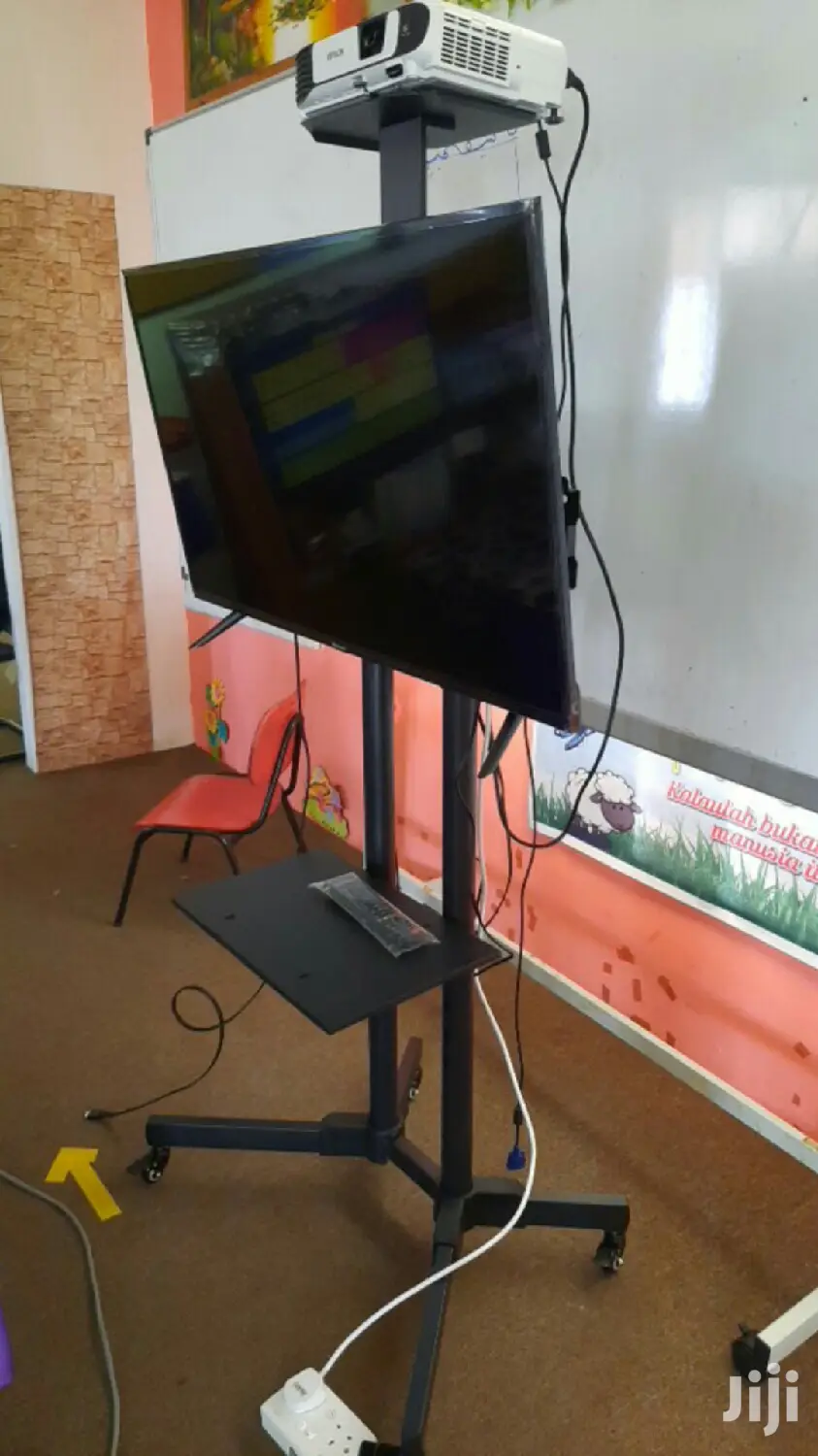 Portable Mobile TV Trolley Stand Movable LCD LED 32" to 65"