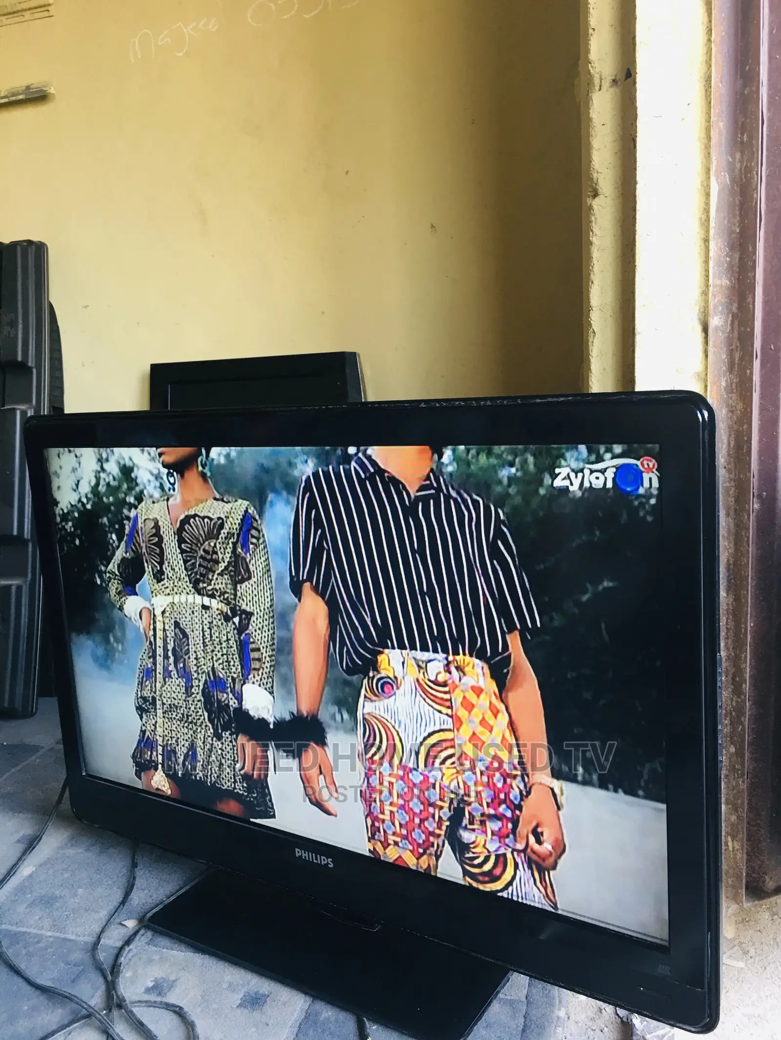 43inches Philips Slim LCD