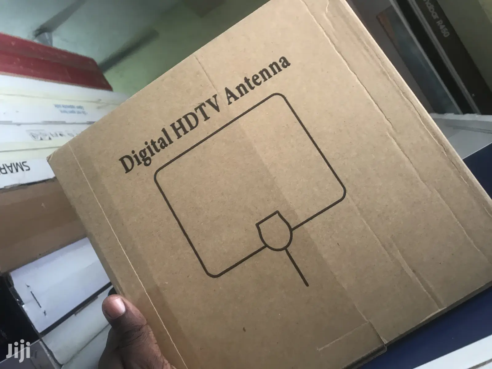Ultra-thin Indoor Plate HDTV Antenna - Black/White