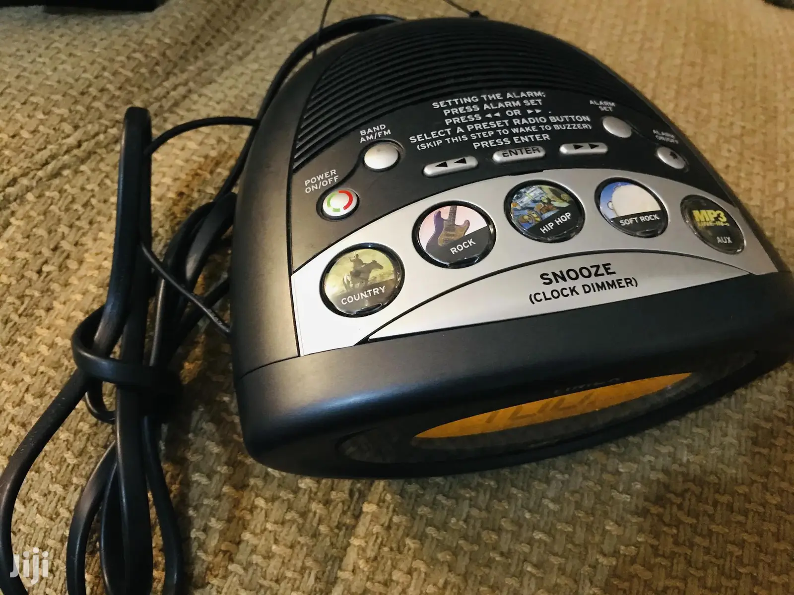 Timex AM~FM Digital Clock Radio With MP3 Line in-T1233ba