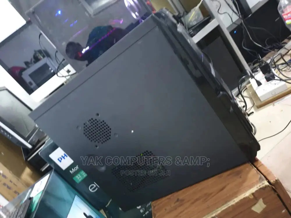 Desktop Computer Asus 12GB Intel Core I7 HDD 1T