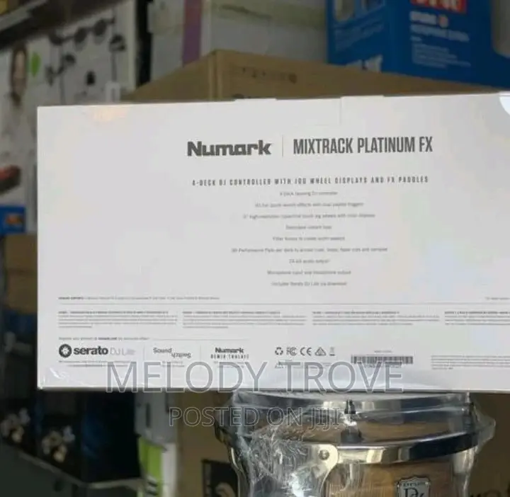 Numark Mixtrack Platinum FX