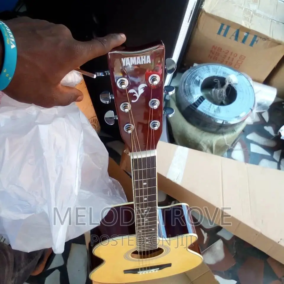 Semi-Acoustic Guitars for Sale(YAMAHA)