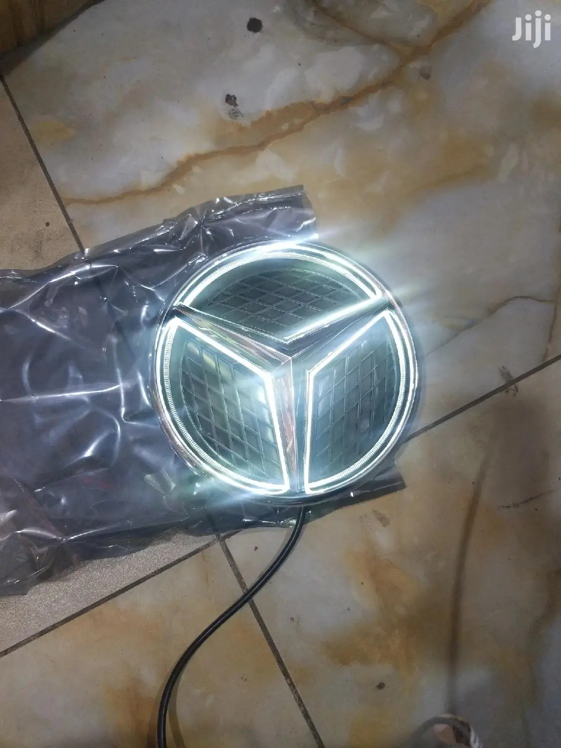 Mercedes Benz Crown With Light...