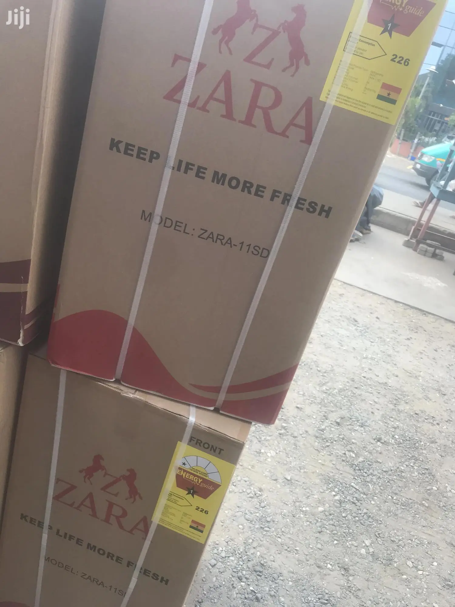 ZARA Table Top 80ltr Gross/Silver Vcm/Lock And Key