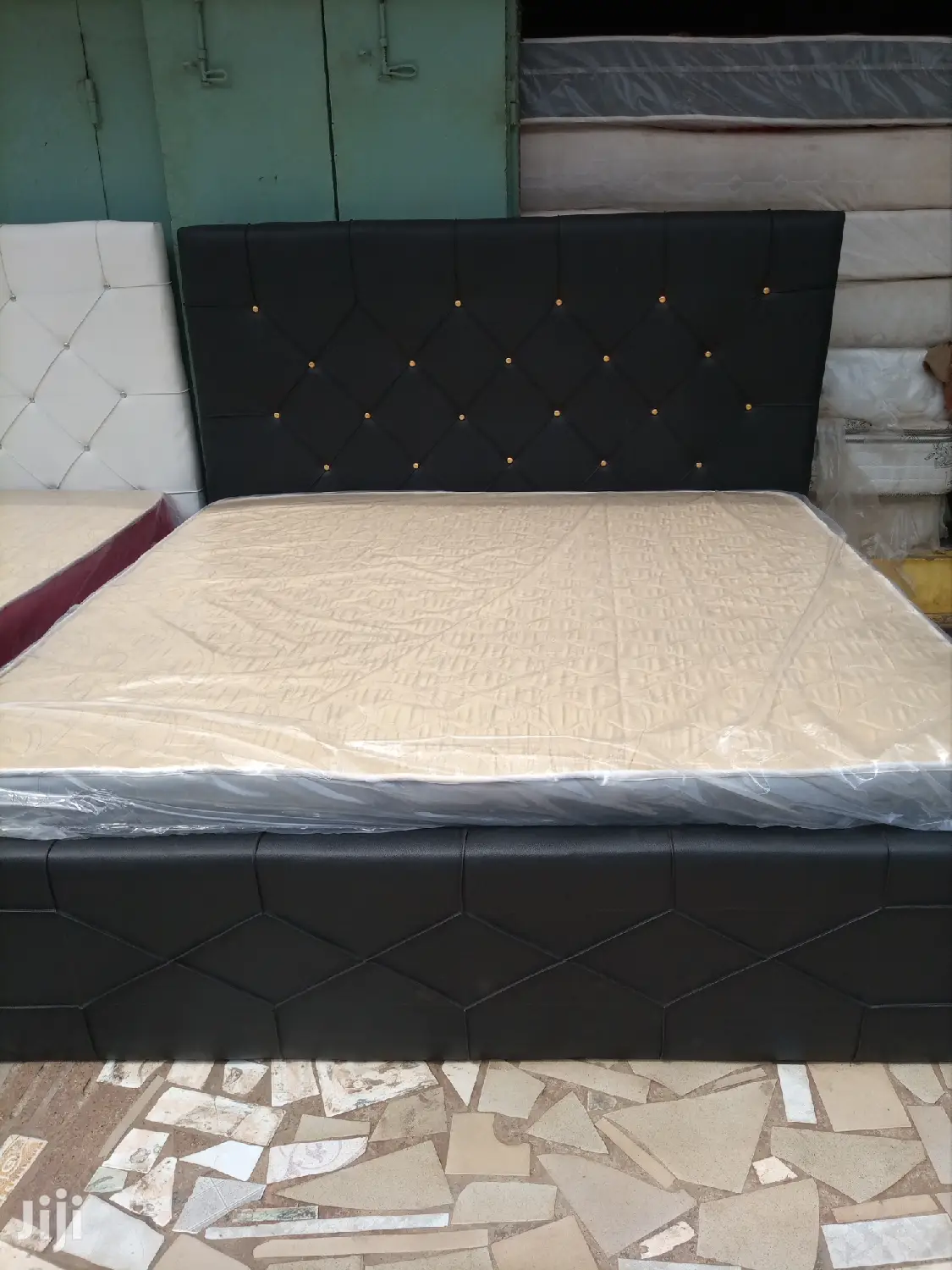 Forign Kingsize Bed With Matress . Delivery Free