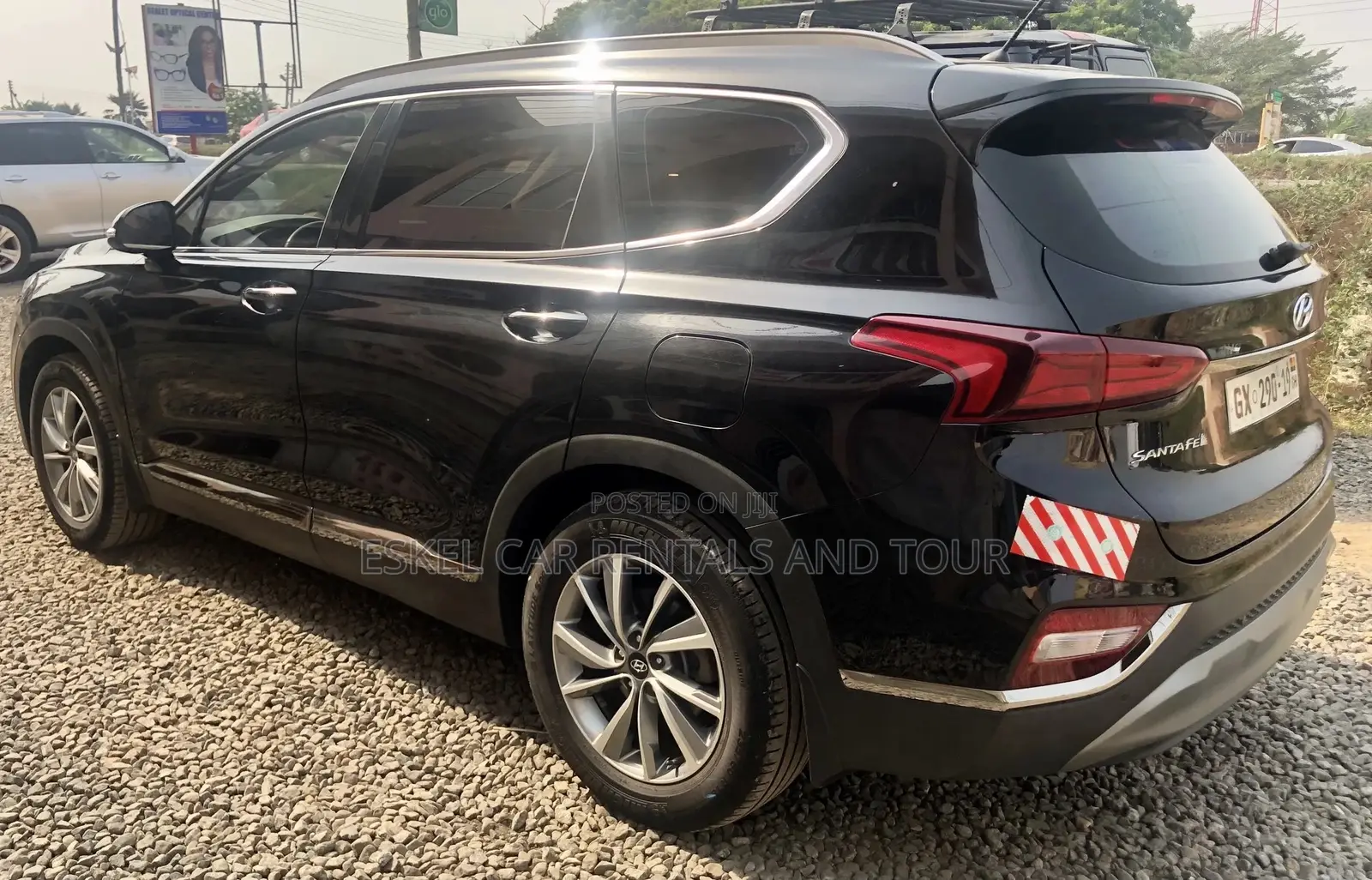 Suv for Rent Comes With a Driver