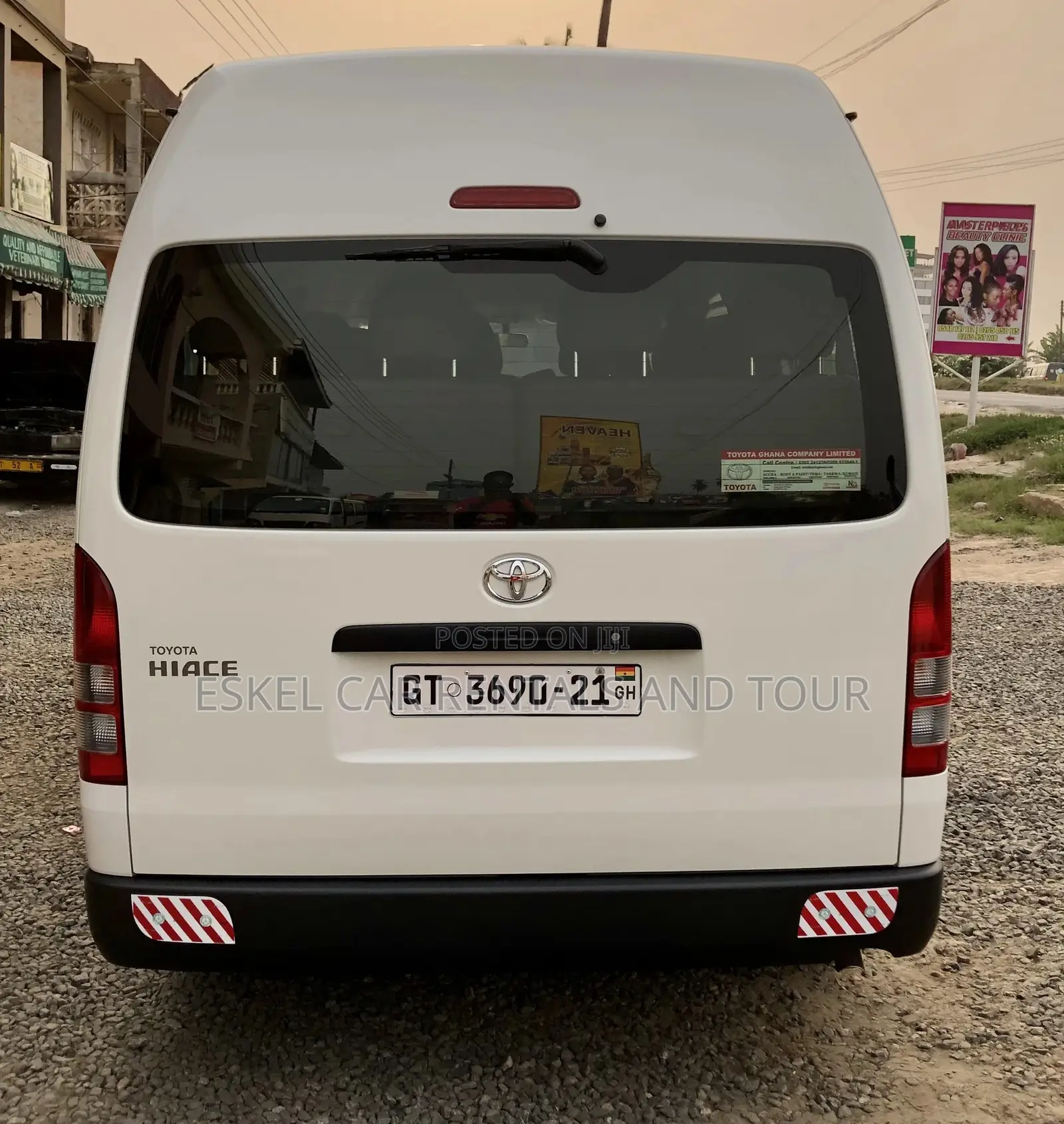 Buses for Rent? Toyota Hiace Bus for Rental
