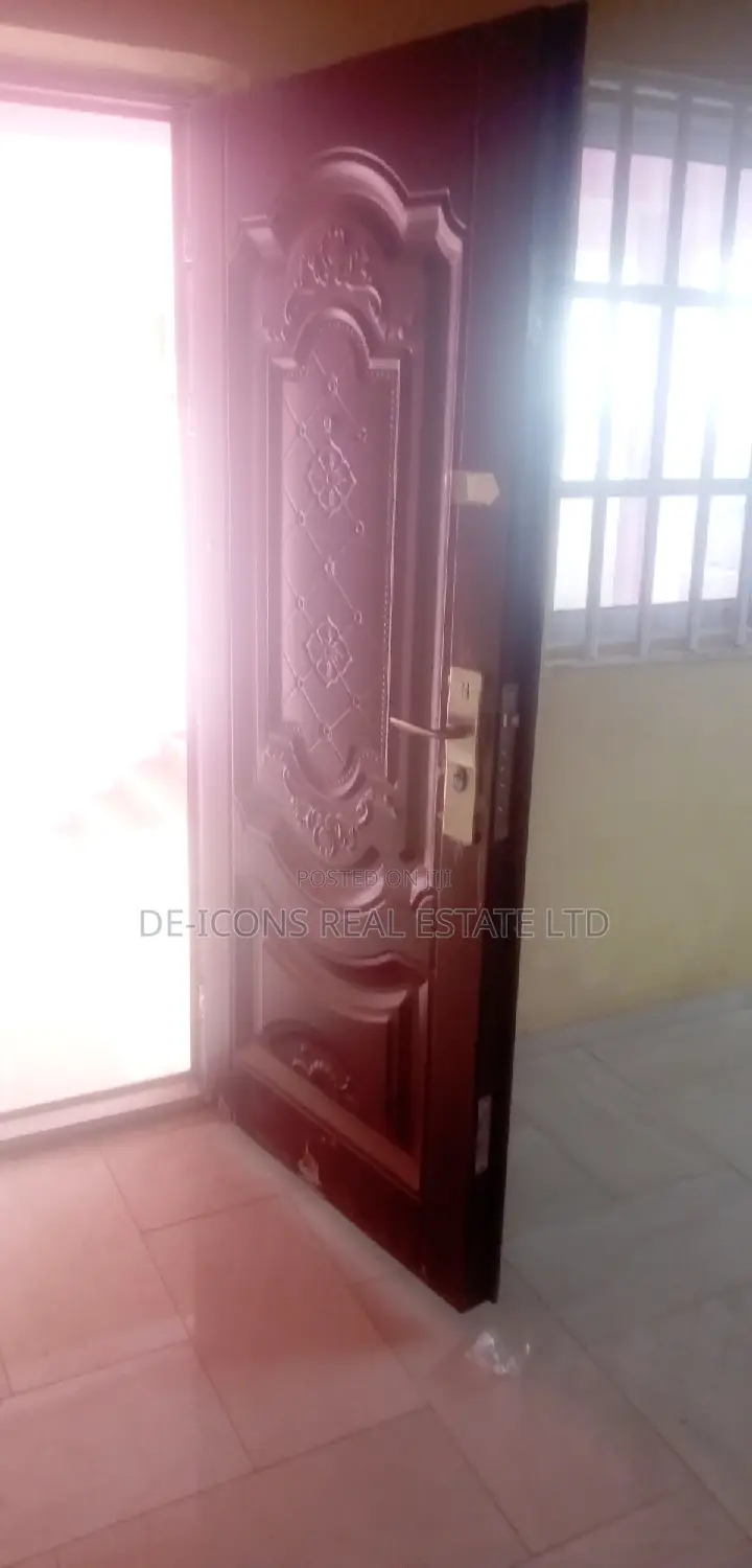 2bdrm Duplex in De-Icons Real Estate, Awutu Senya East Municipal