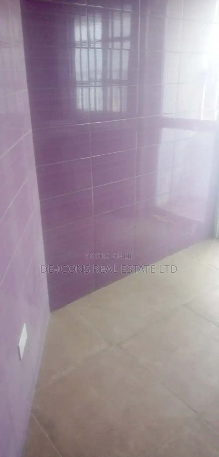 2bdrm Duplex in De-Icons Real Estate, Awutu Senya East Municipal