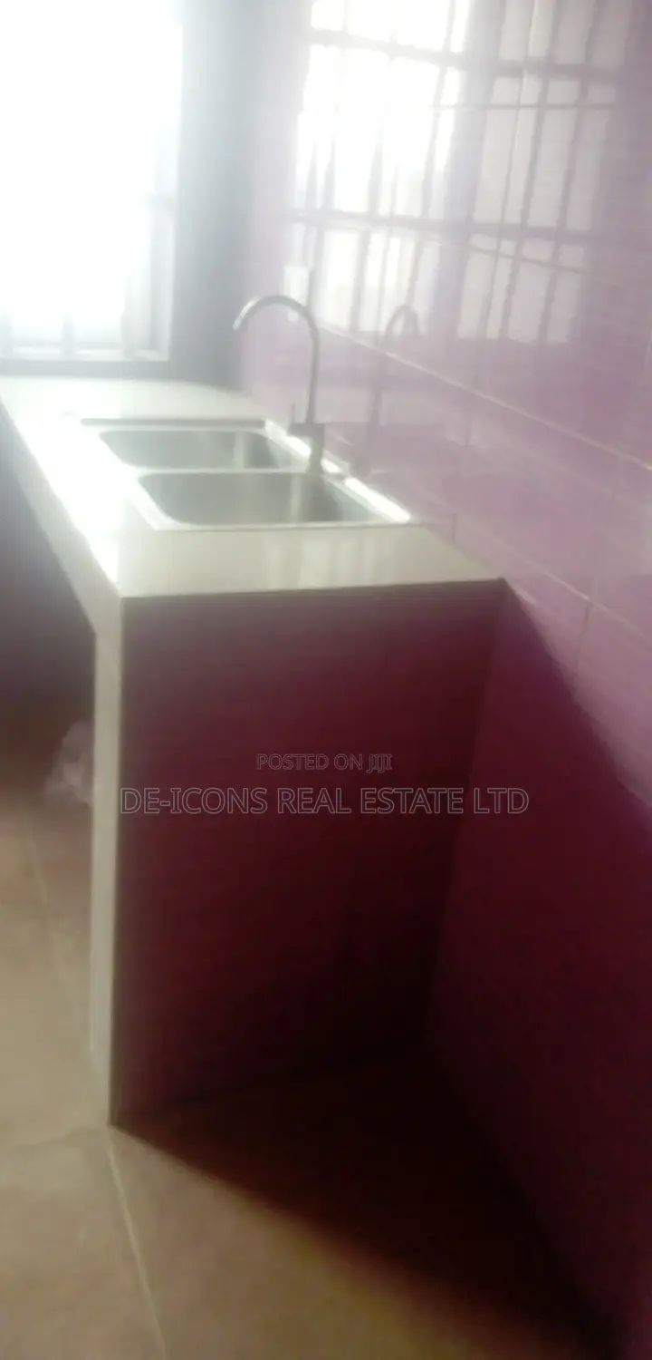 2bdrm Duplex in De-Icons Real Estate, Awutu Senya East Municipal