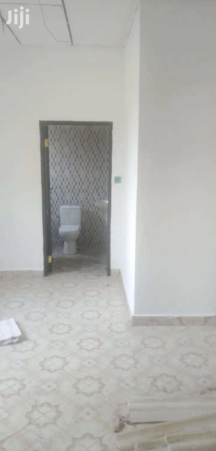 2bdrm House in De-Icons Real Estate, Awutu Senya East Municipal