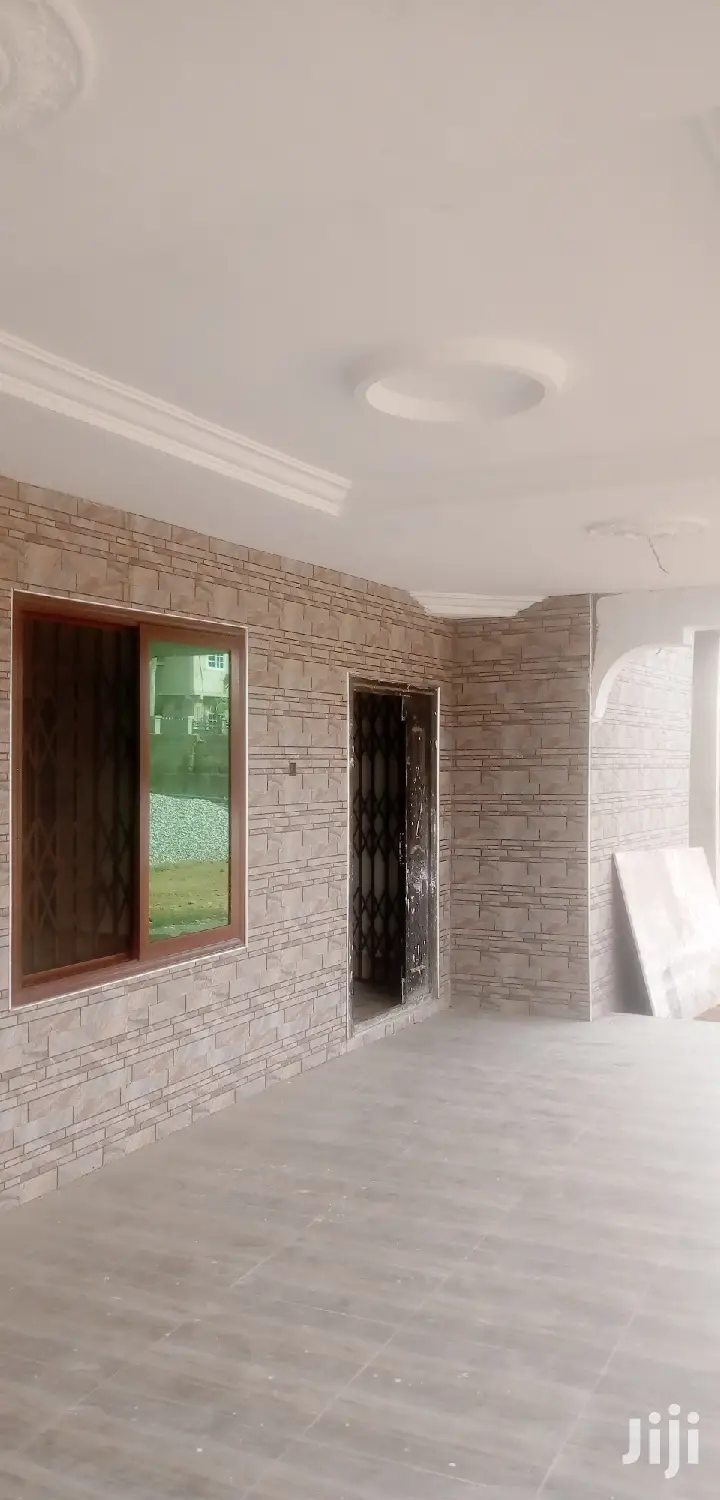 2bdrm House in De-Icons Real Estate, Awutu Senya East Municipal