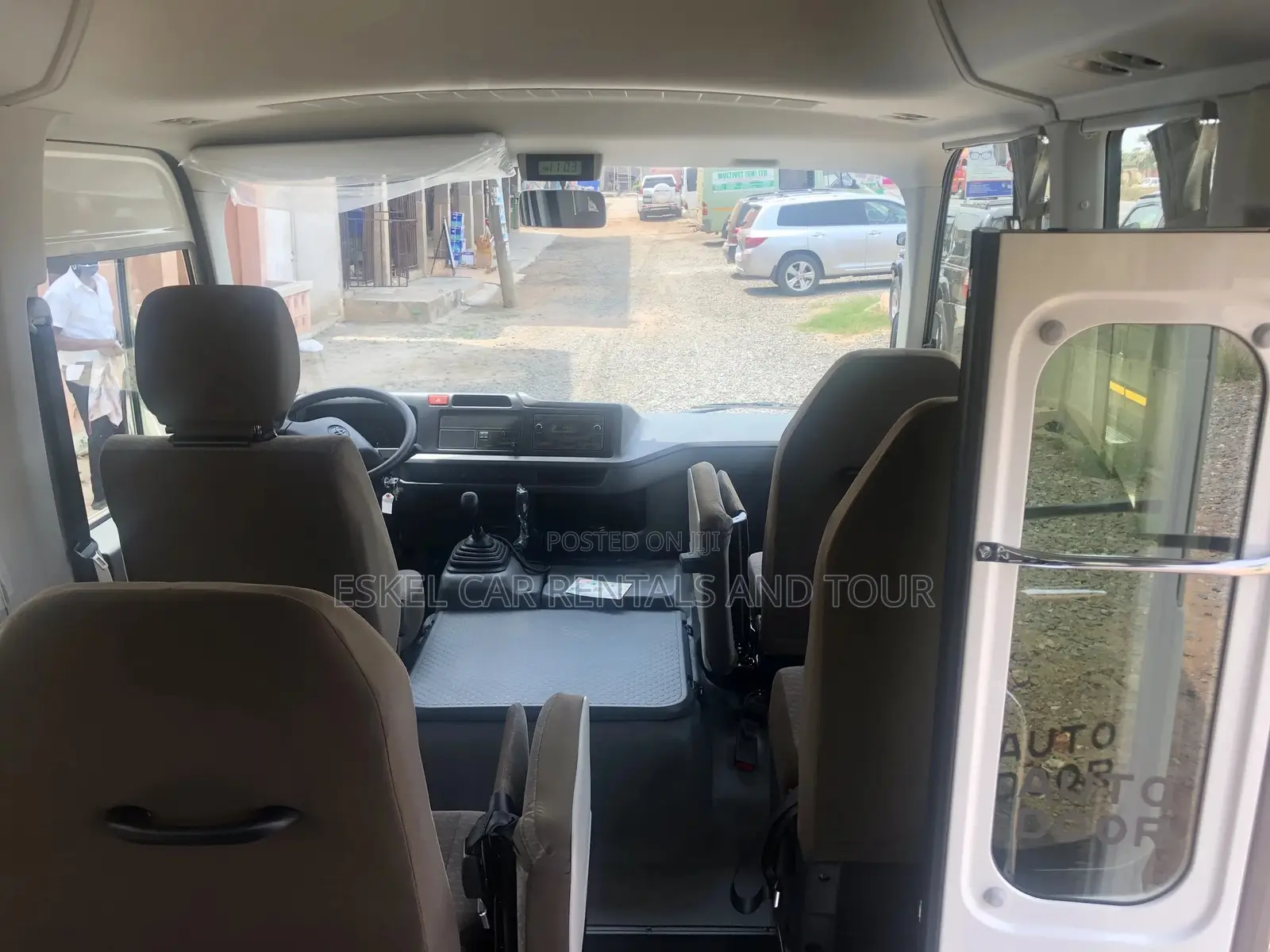 30 Seater Coaster Bus