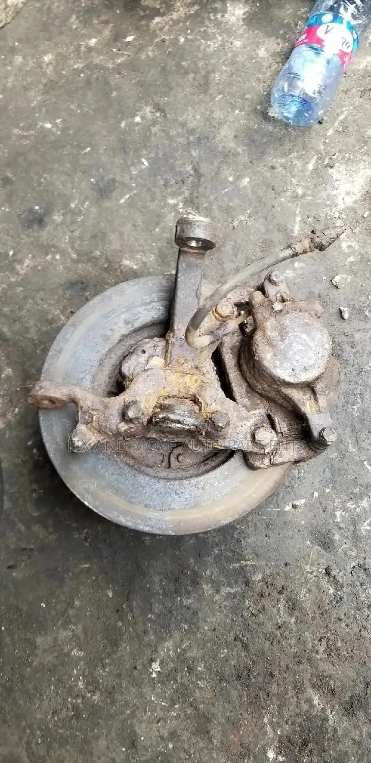 Toyota Fish Front Hub 2x4 Available